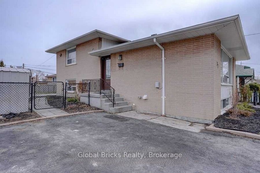 77 Milford Haven Drive E, Scarborough 2