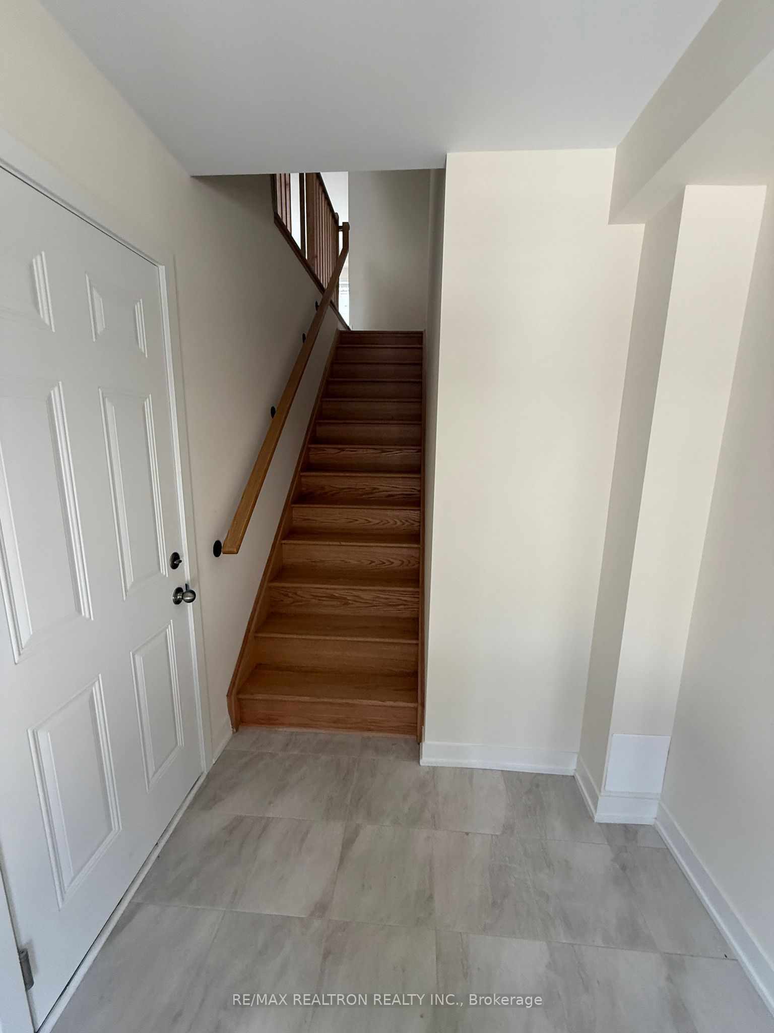 Unit 1206 - 1695 Dersan Street E, Pickering 2