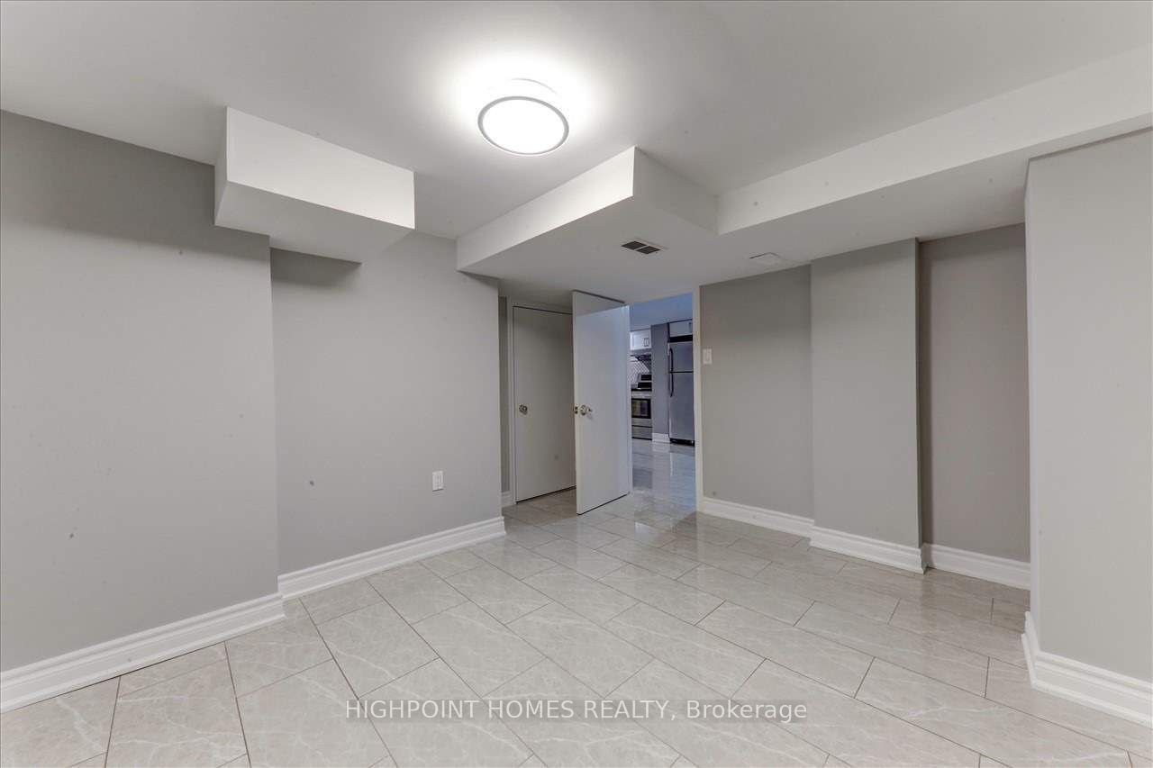Unit Bsmt - 25 Surrey Avenue, Scarborough 5
