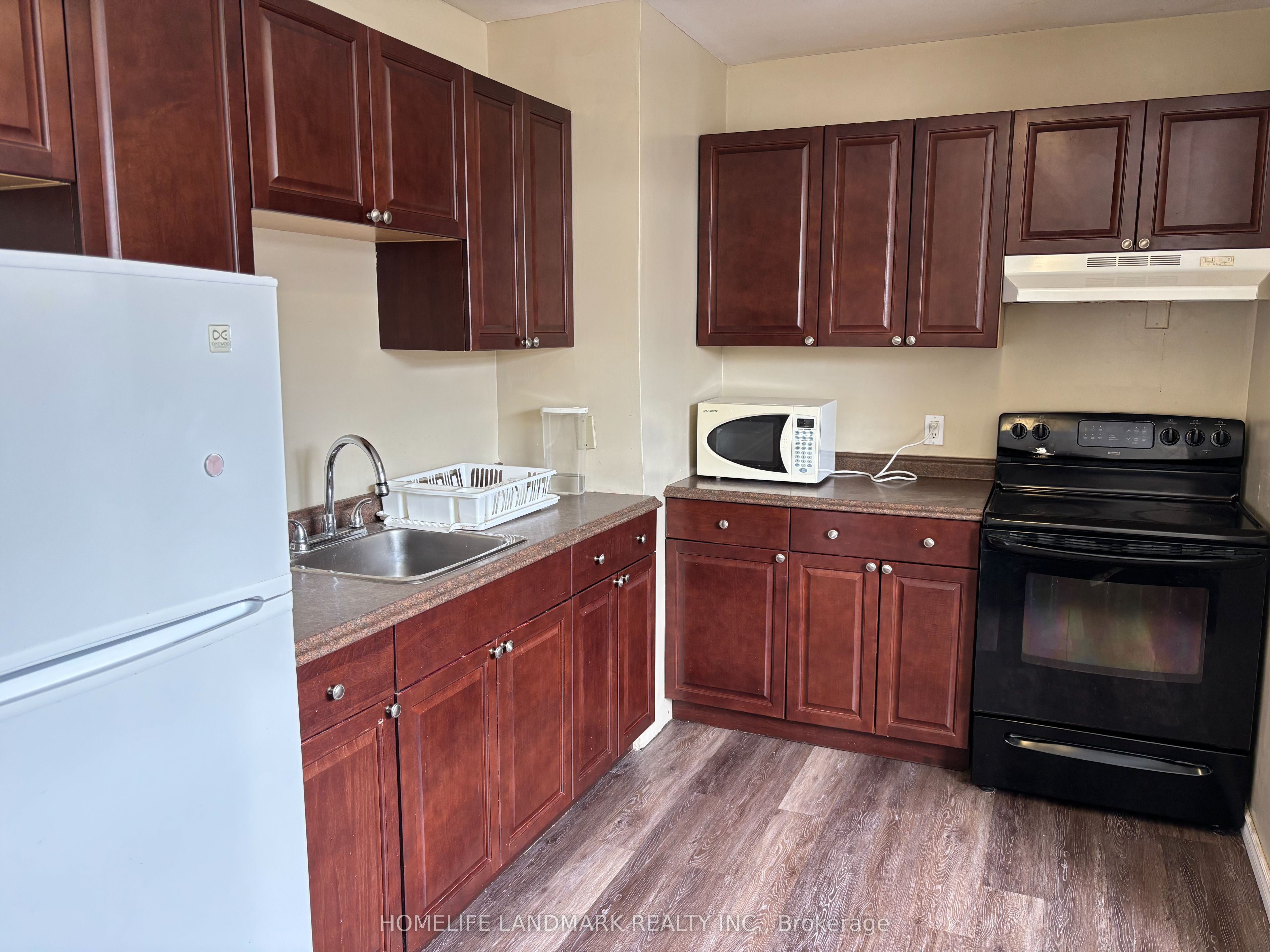 Unit Main Floor - 145 Tulloch Drive, Ajax 4