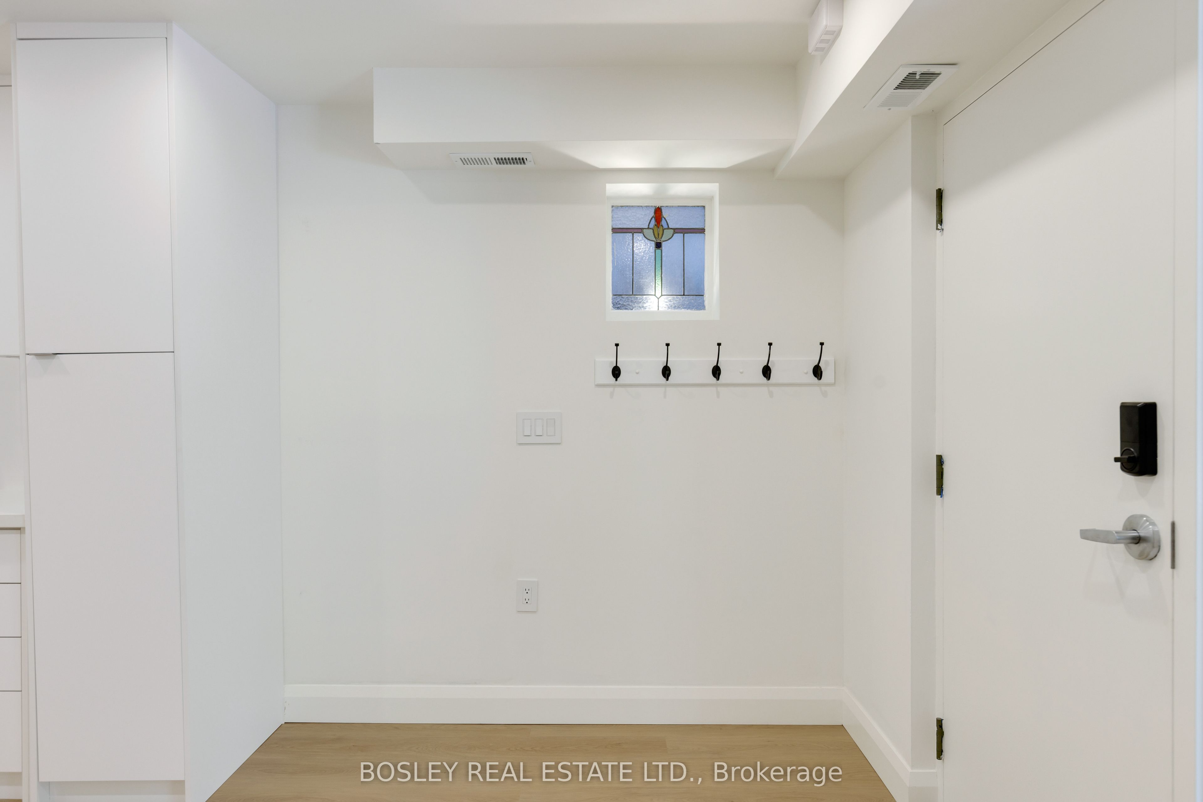 Unit B - 225 Gainsborough Road, Toronto 5