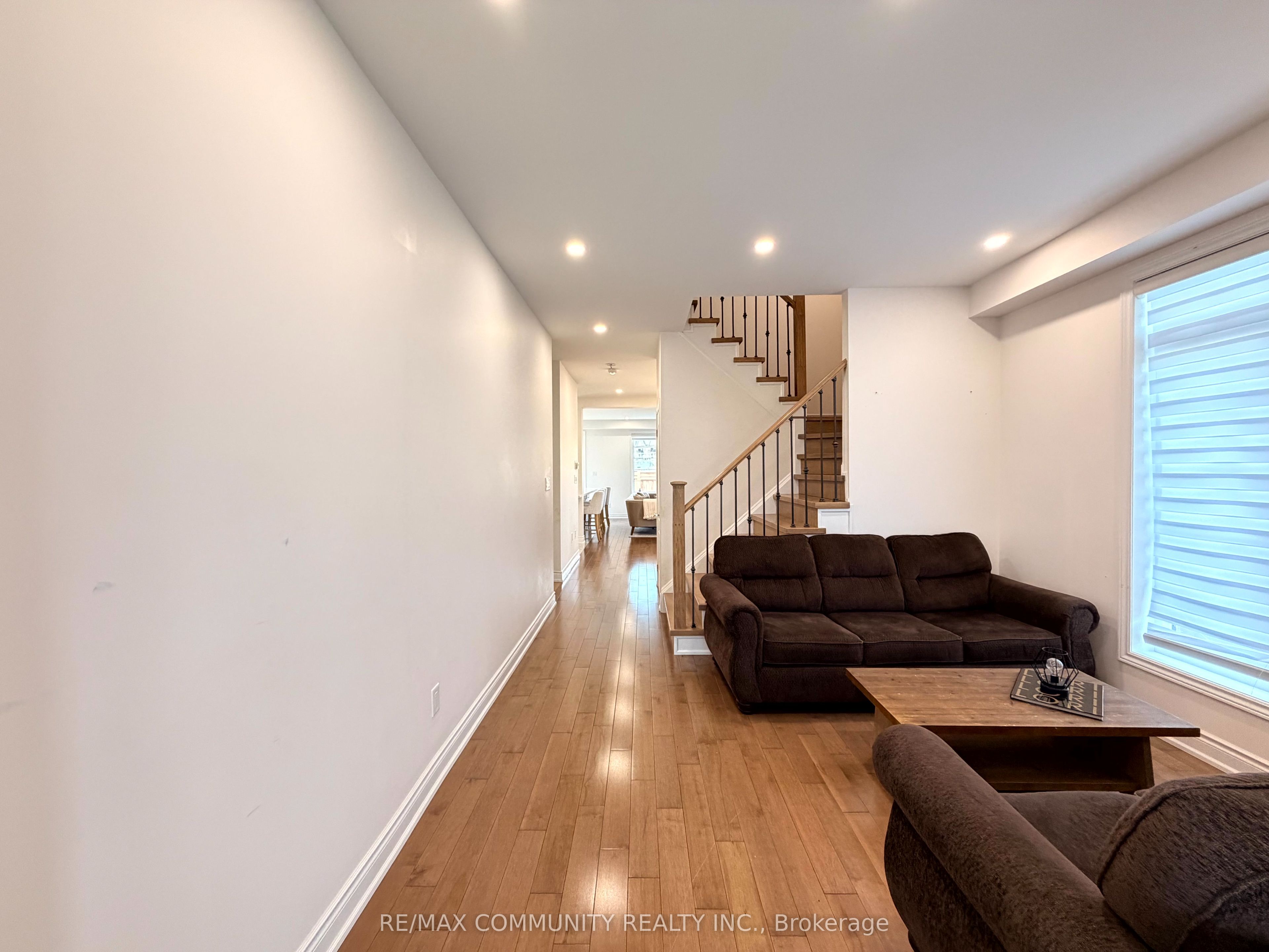 2557 Bandsman Crescent, Oshawa 4