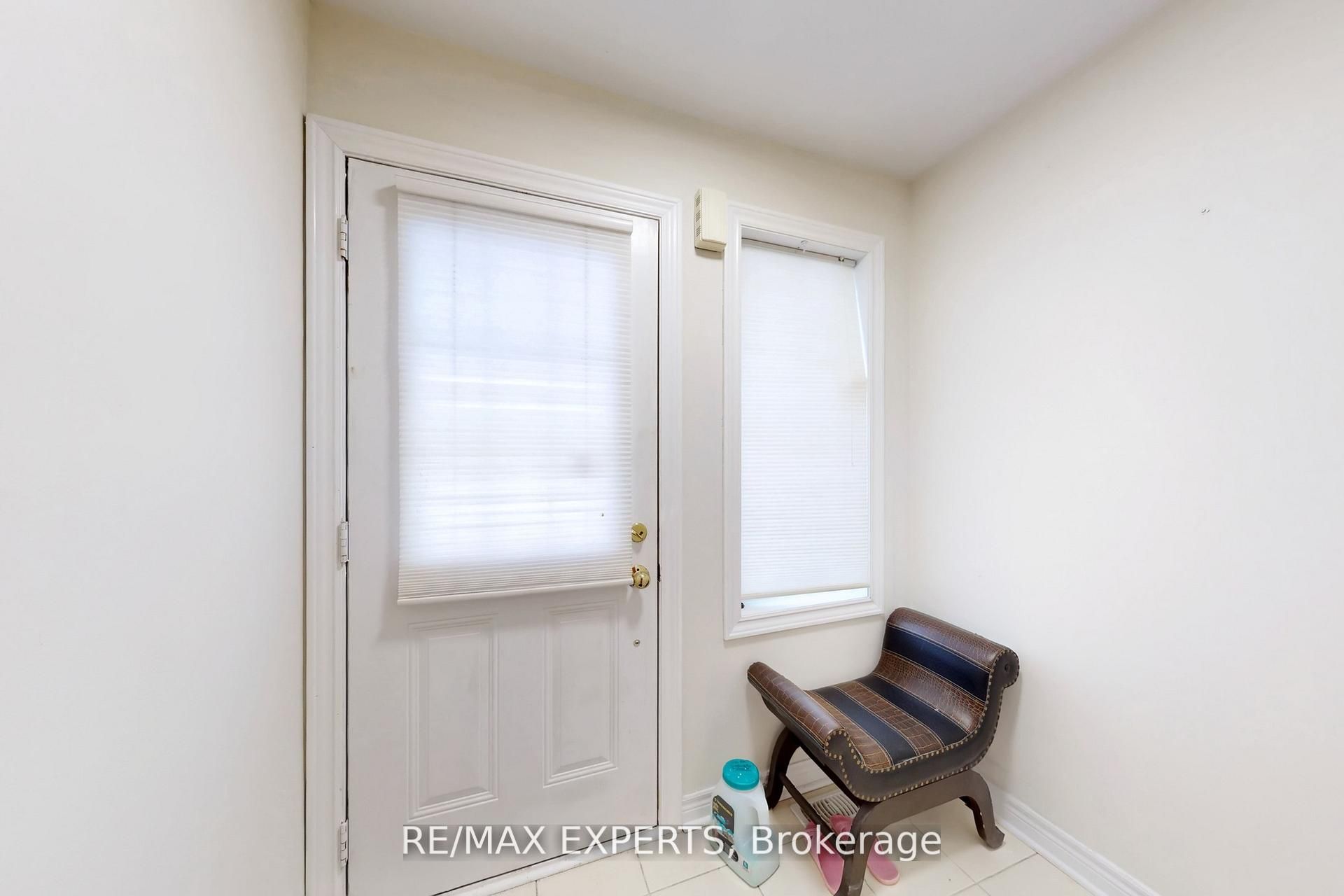 Unit Bsmt - 14 Snowy Owl Way, Scarborough 2