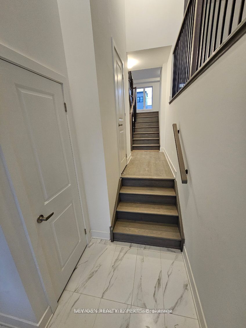 763 Stanstead Path, Oshawa 3