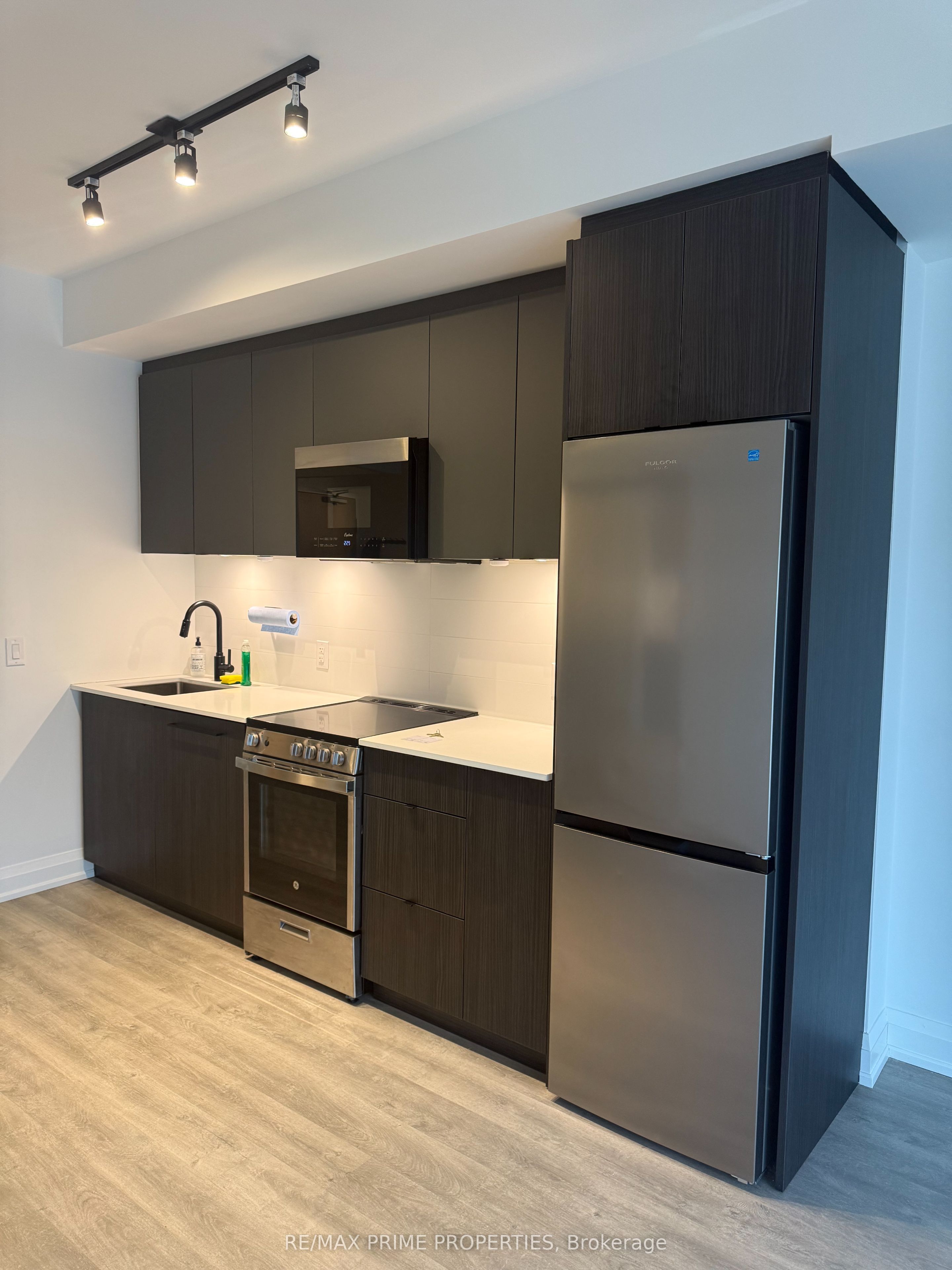 Unit 807 - 2369 Danforth Avenue, Toronto 3