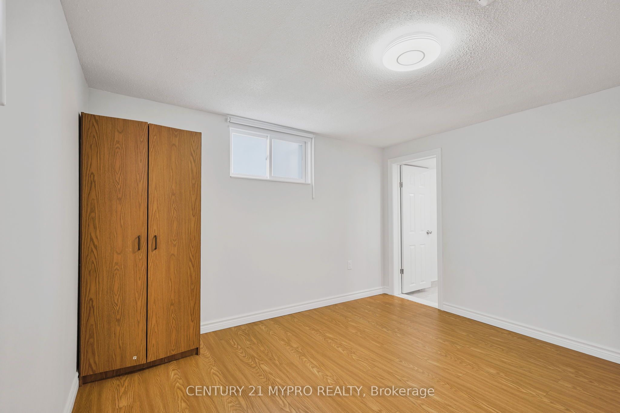BSMT 351 Conant Street, Oshawa 4
