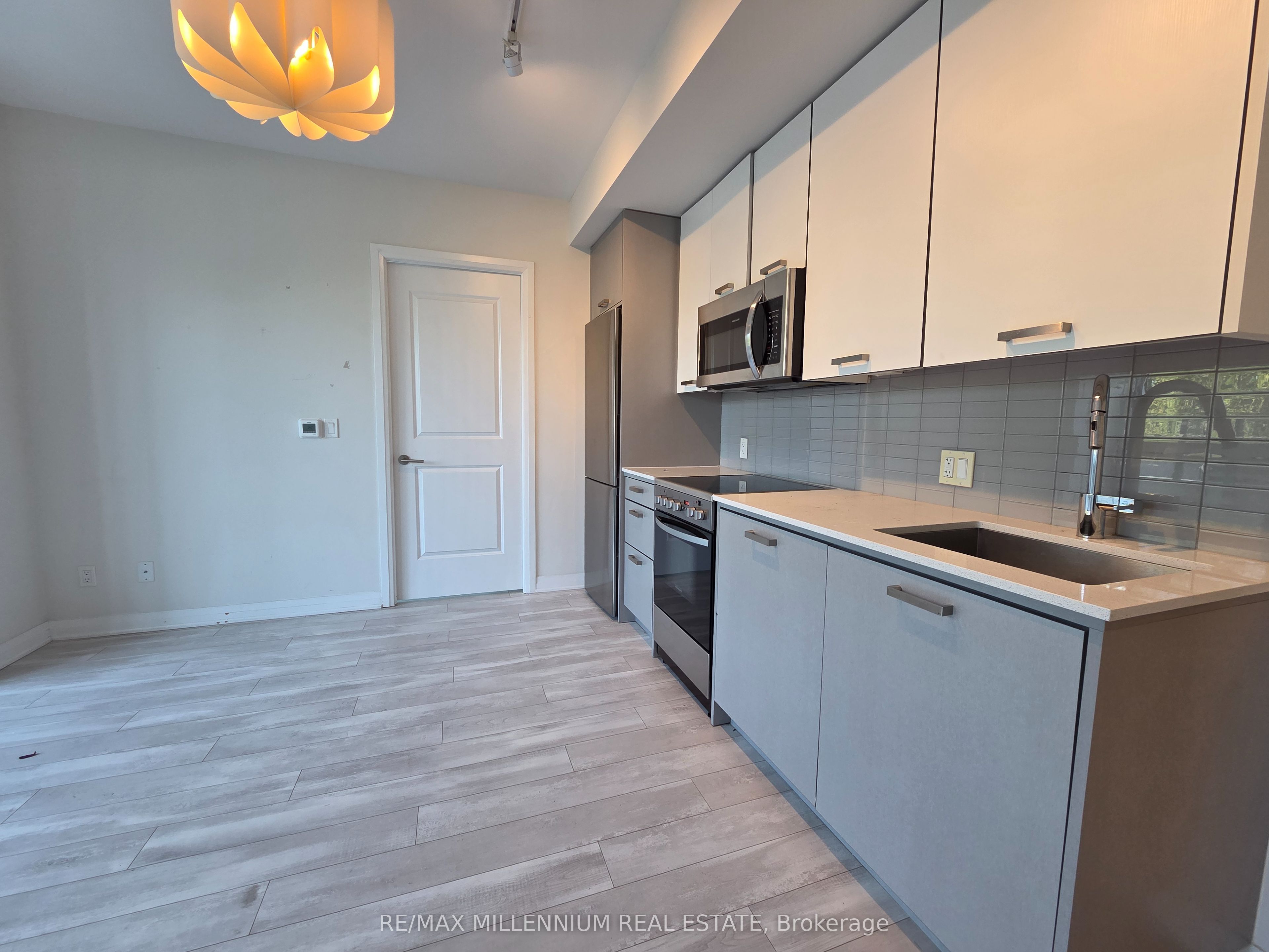 Unit 608 - 1630 Queen Street E, Toronto 5