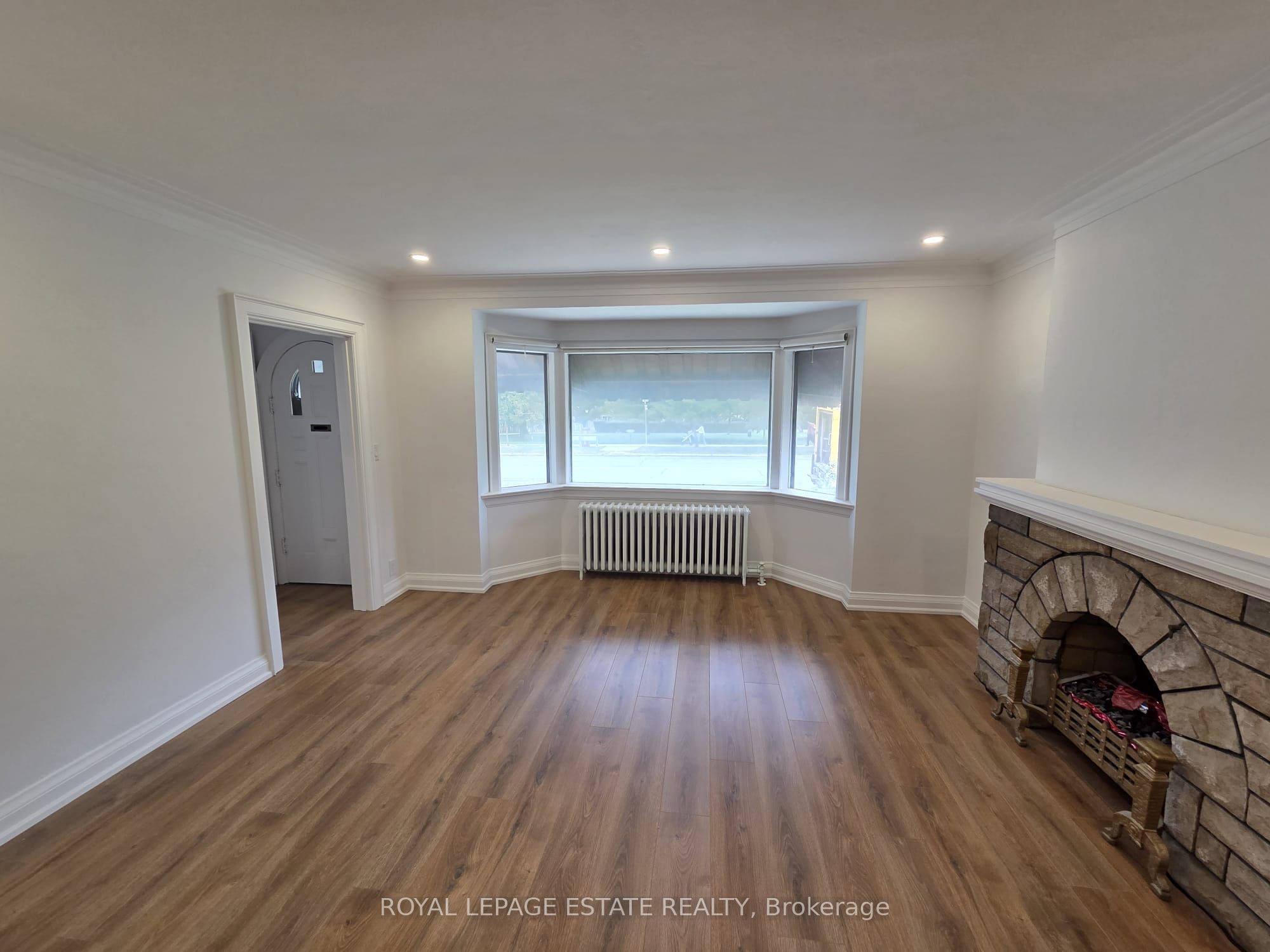 Unit Main - 839 Coxwell Avenue, Toronto 2