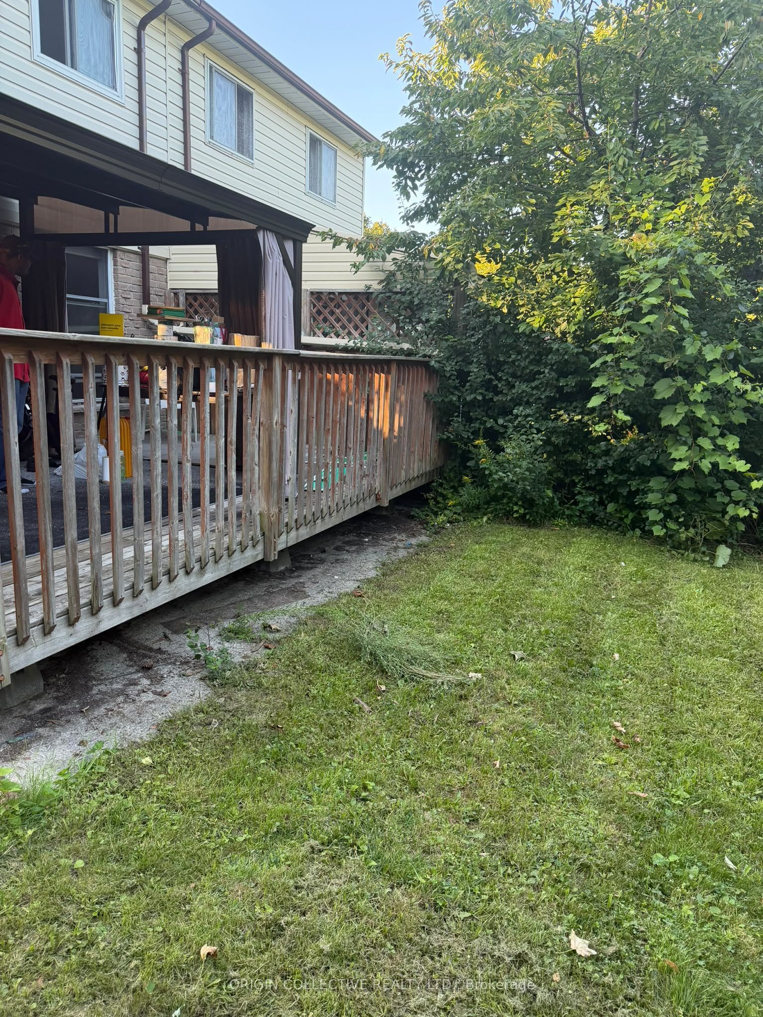 Unit Main & Second Floor - 10 Moonbeam Grove S, Scarborough 4