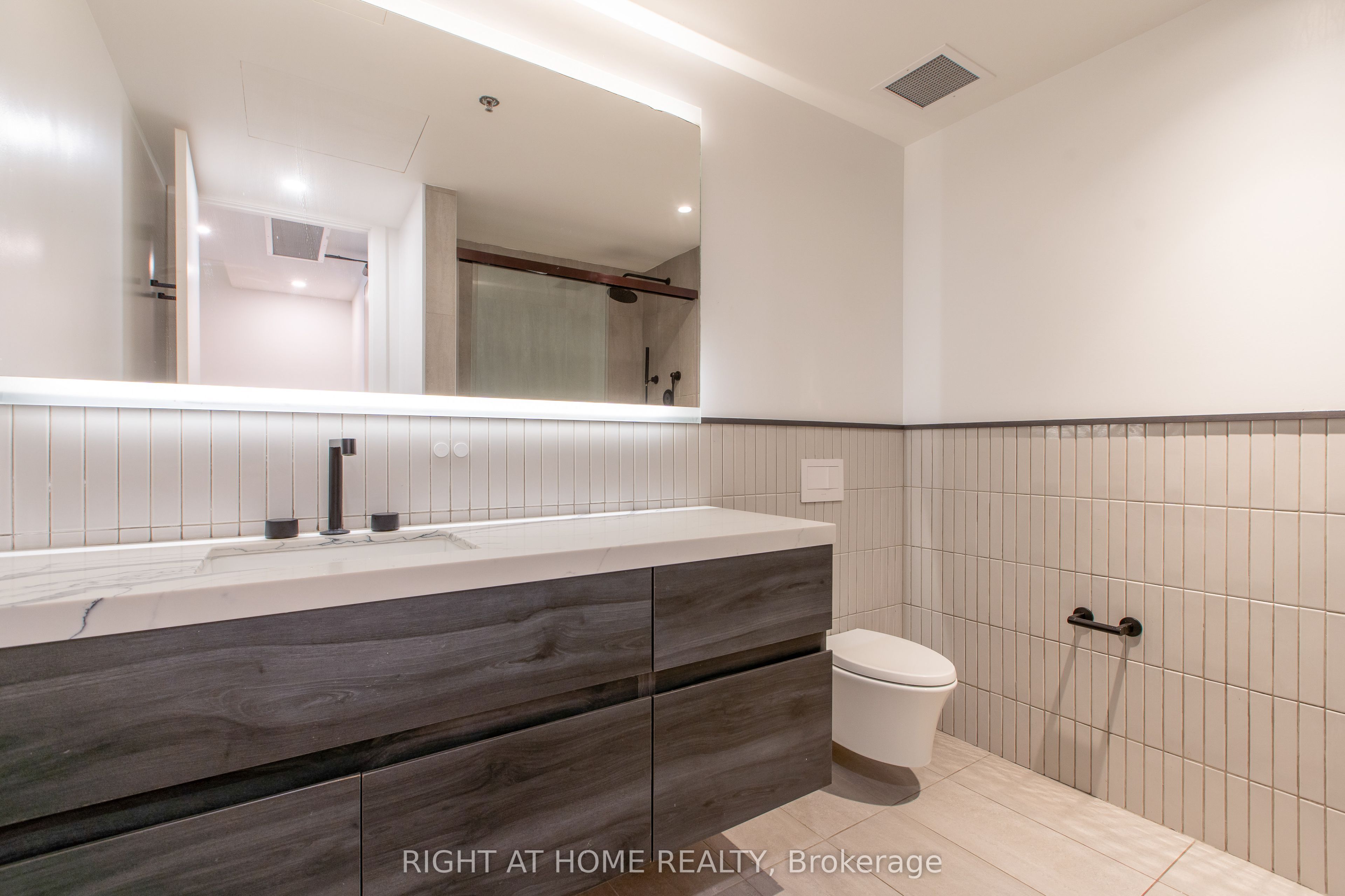 Unit 301 - 778 Queen Street E, Toronto 5