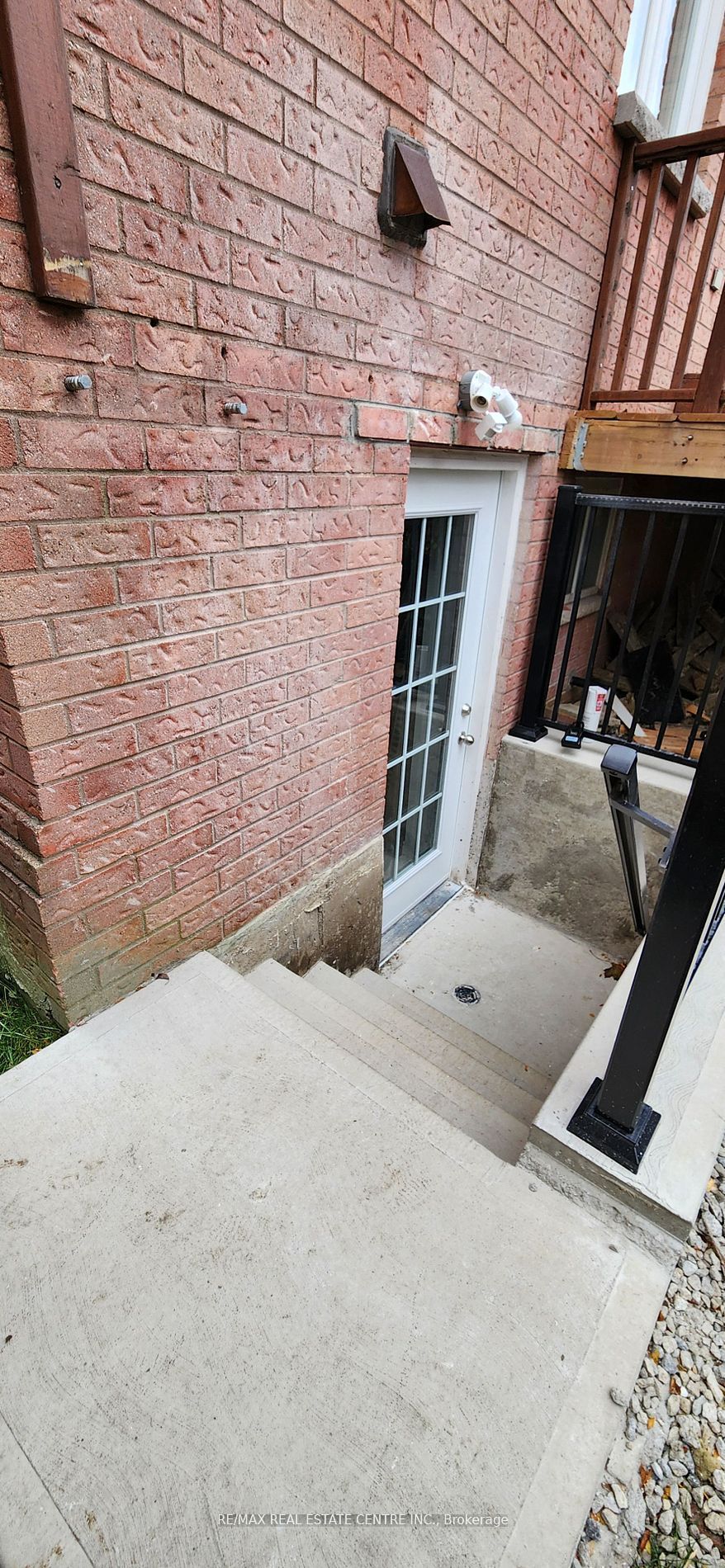 Unit basement - 15 Dagwell Crescent, Ajax 2