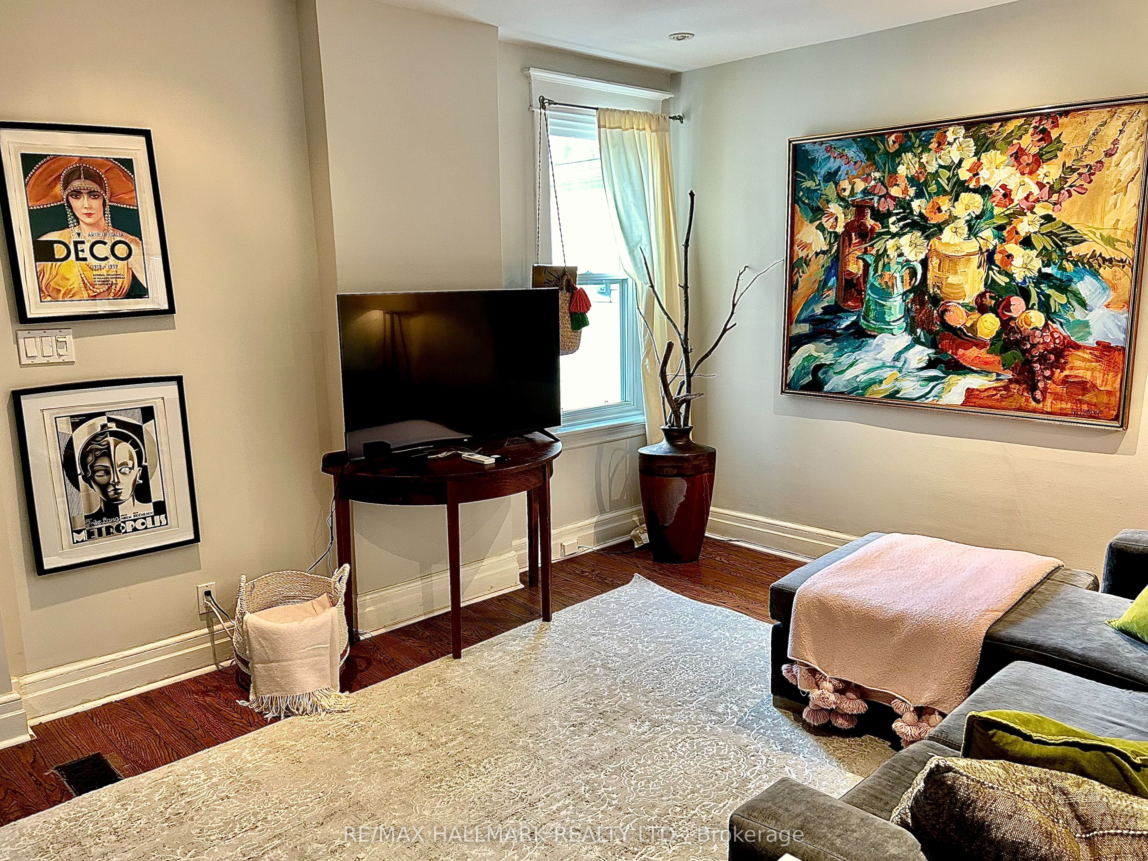 Unit upper - 18 Pape Avenue, Toronto 4