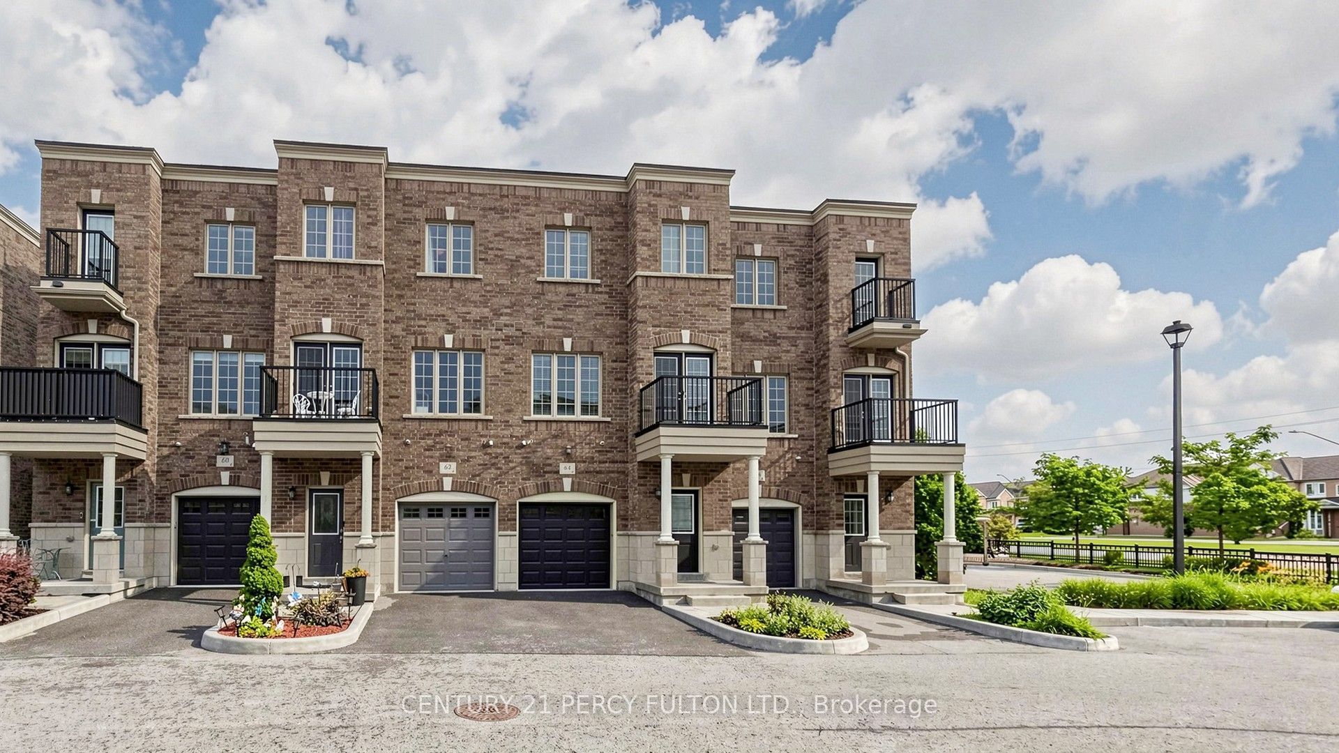 64 Ferris Square, Clarington 1