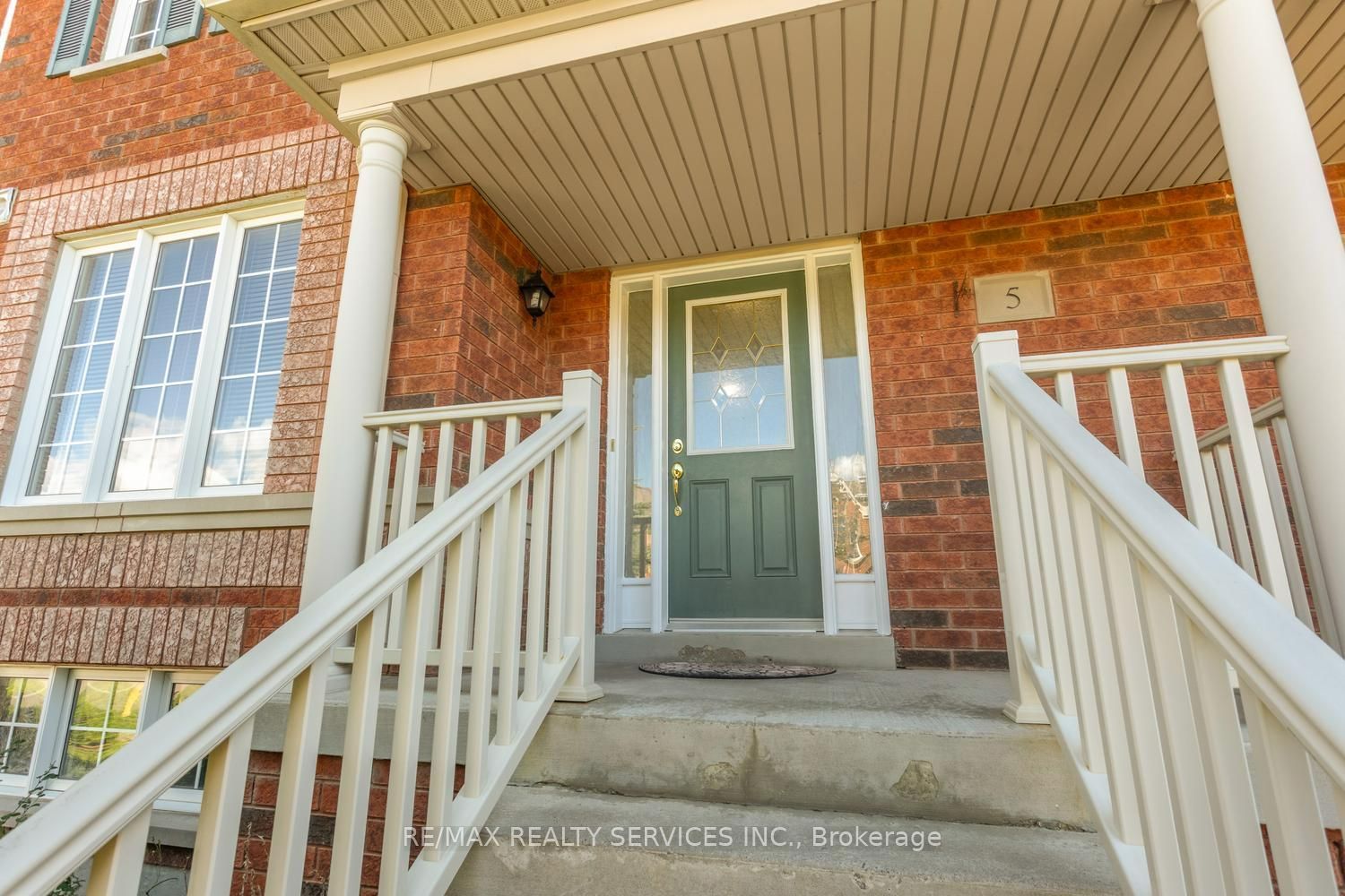 5 Dollery Gate, Ajax 3