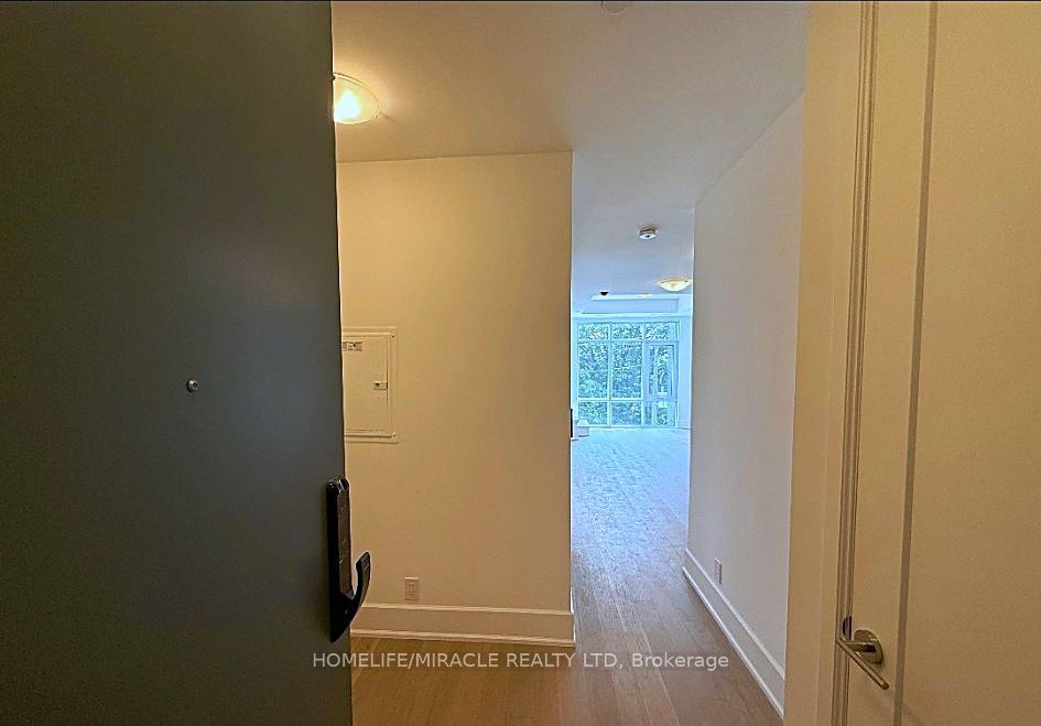 Unit 404 - 800 Broadview Avenue, Toronto 3