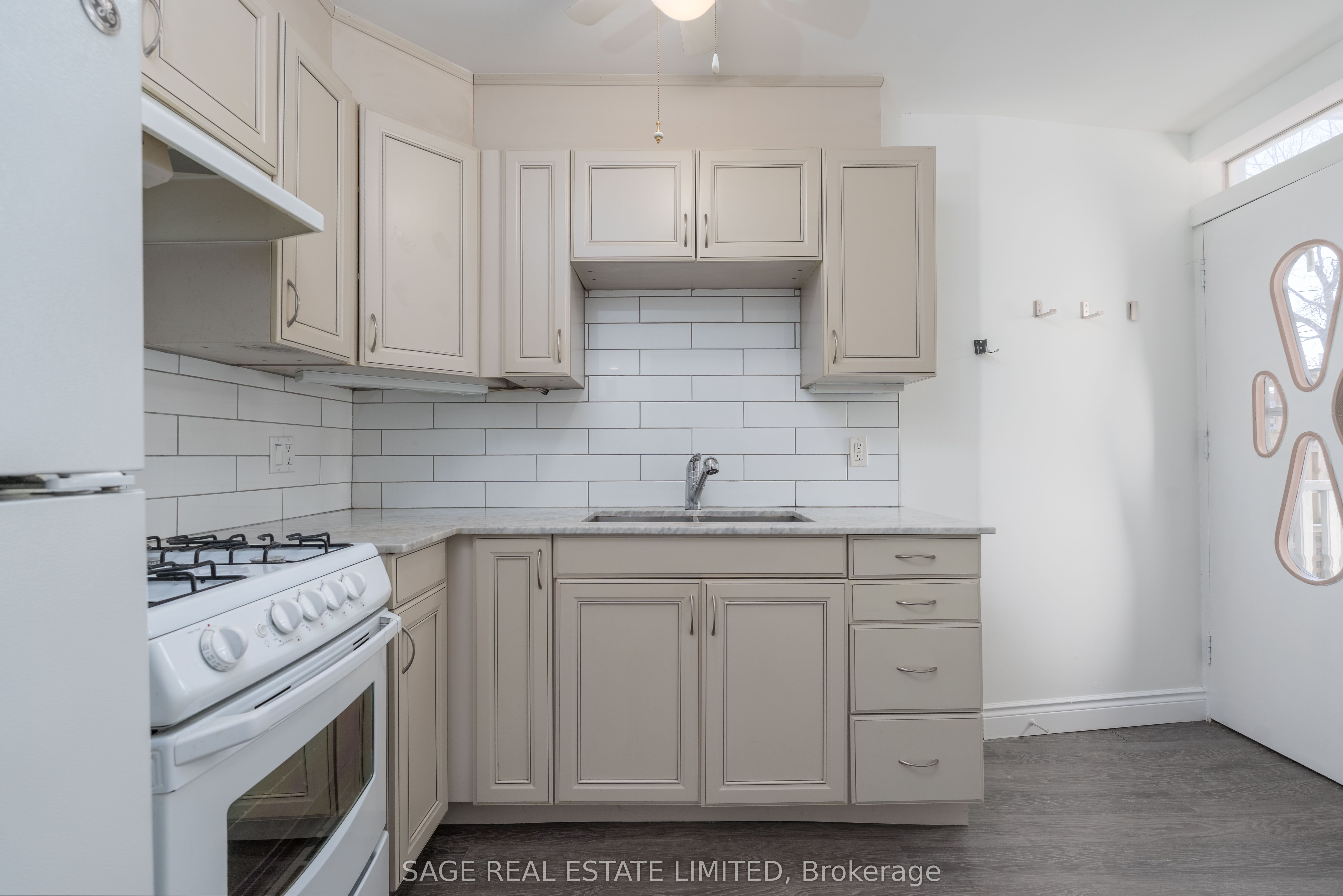 Unit 1B - 8 Brookmount Road, Toronto 4