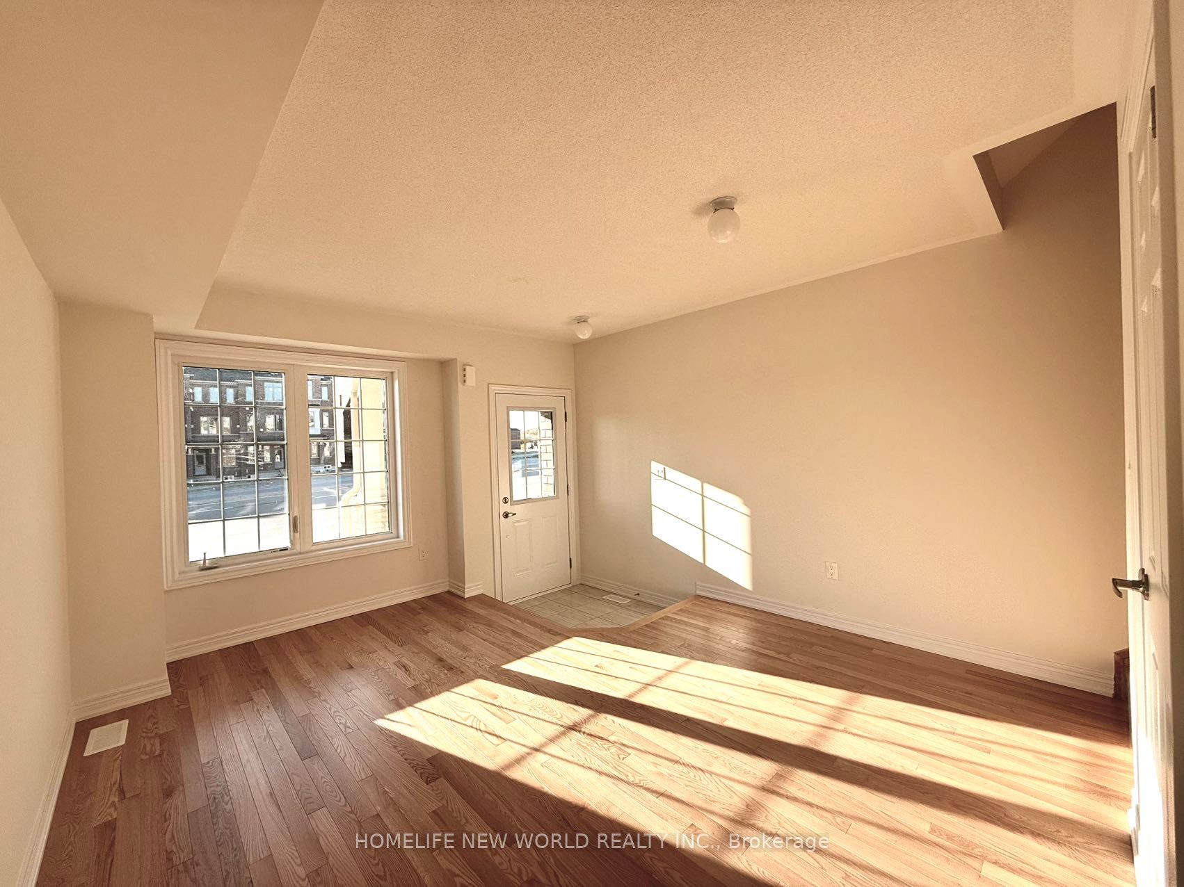 2857 WHITES Road, Pickering 4