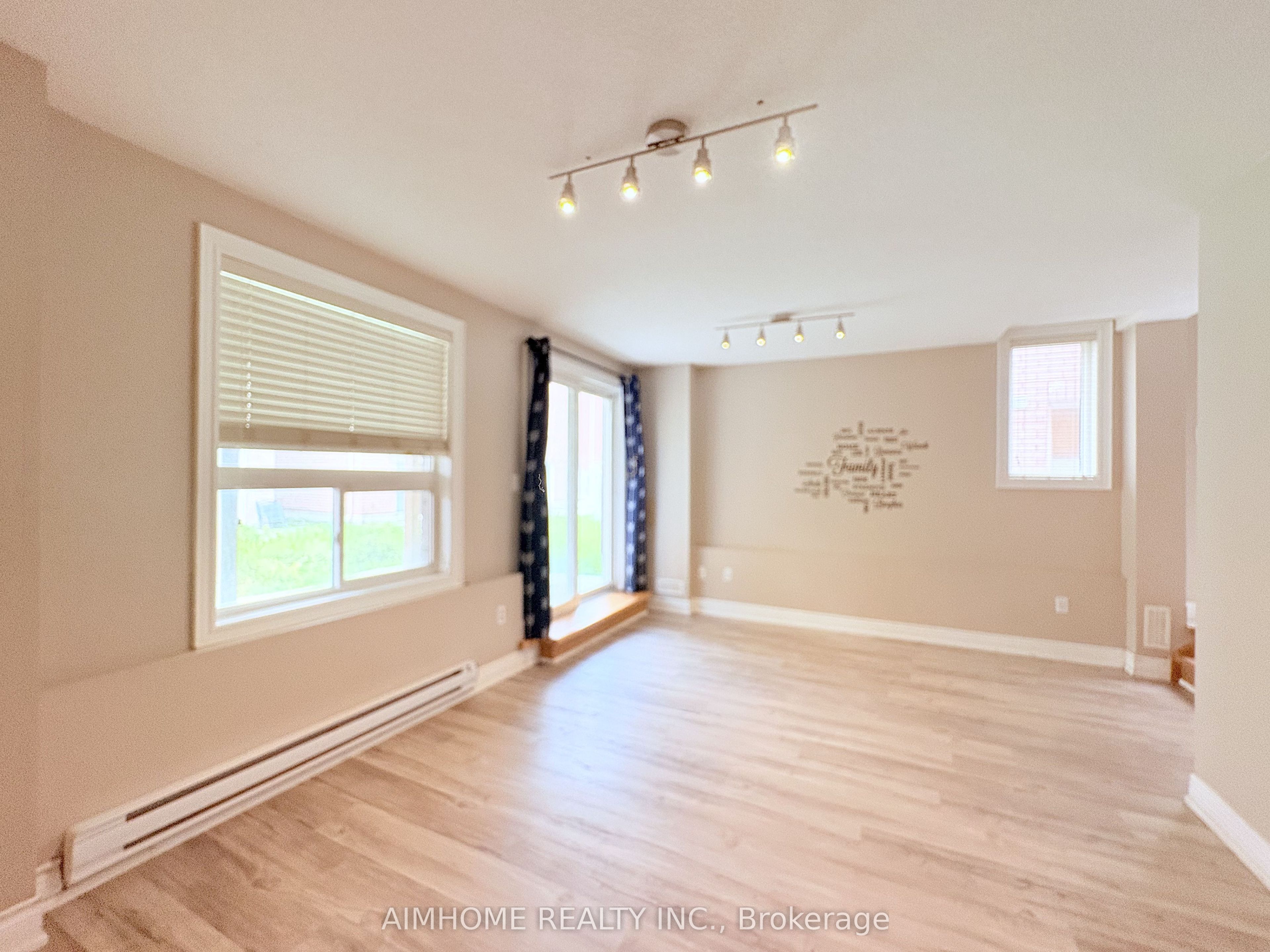Unit walk out BSMT - 10 Portsmouth Road, Vaughan 3