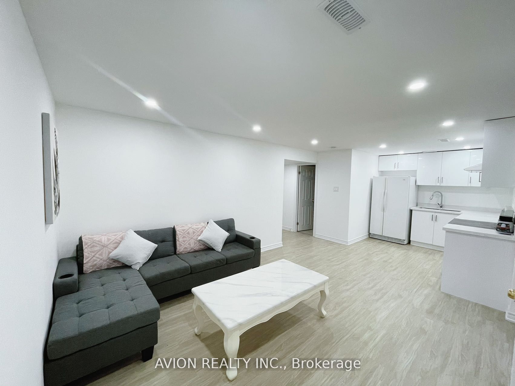 Unit bsmt - 56 Golden Oak Avenue, Richmond Hill 3