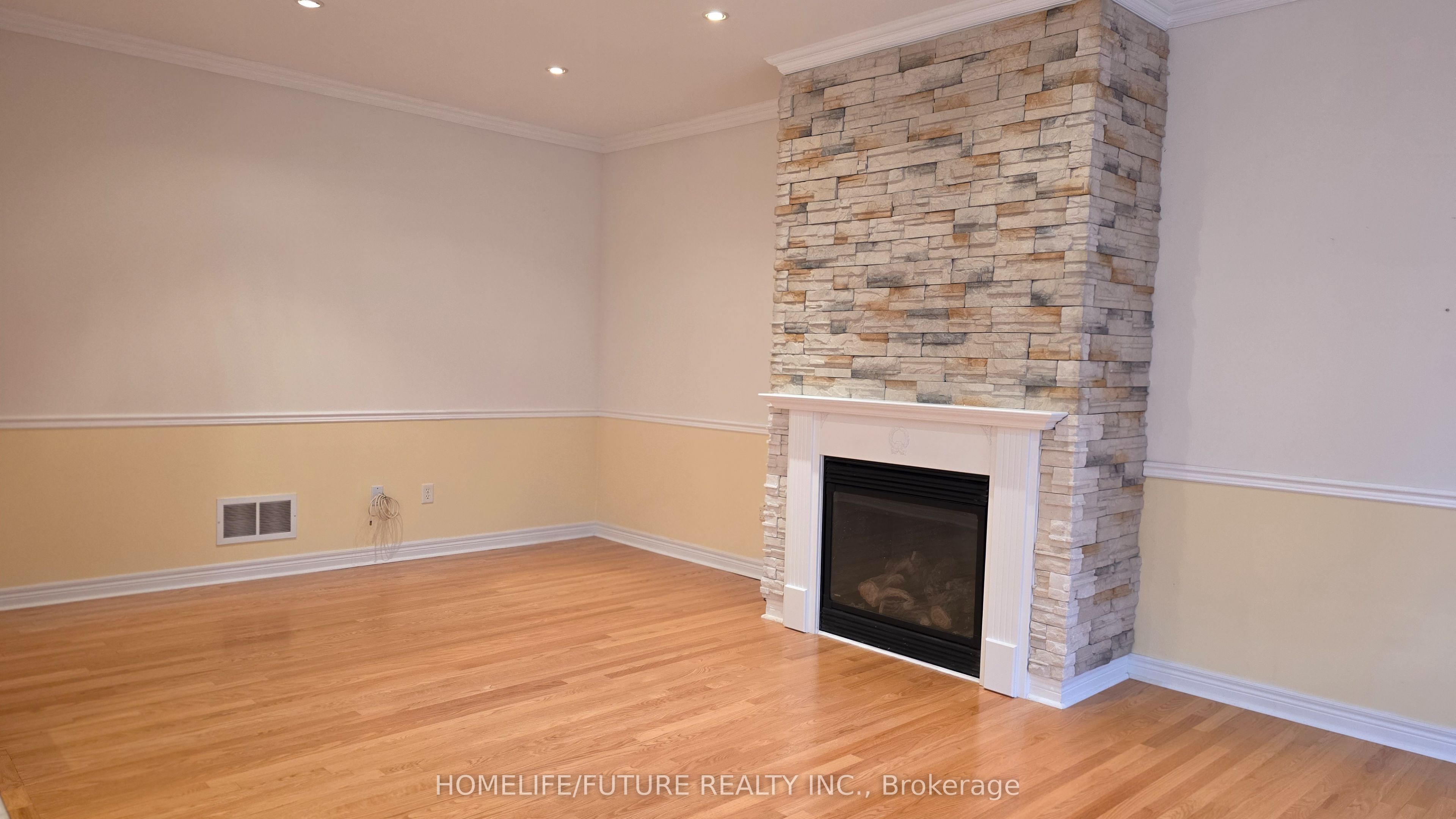 51 Waite Crescent, Whitchurch-Stouffville 4
