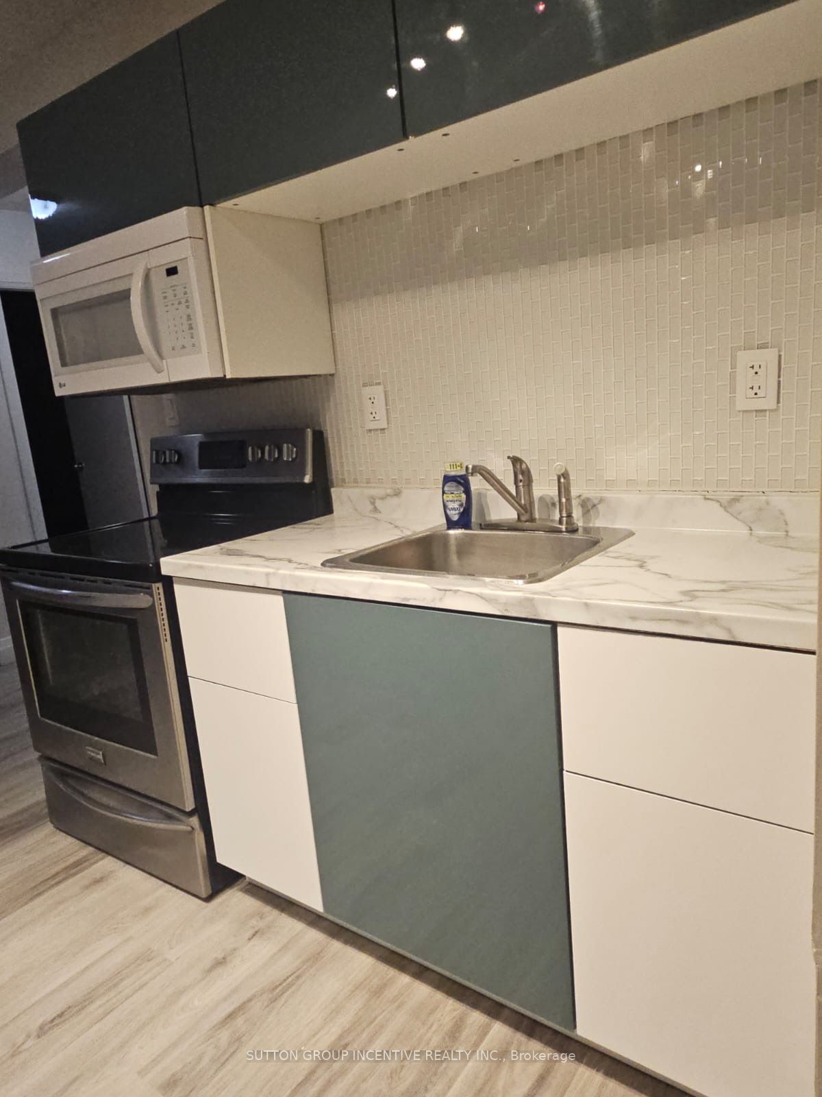 Unit UNIT 2 - 2091 25th Side Road, Innisfil 2