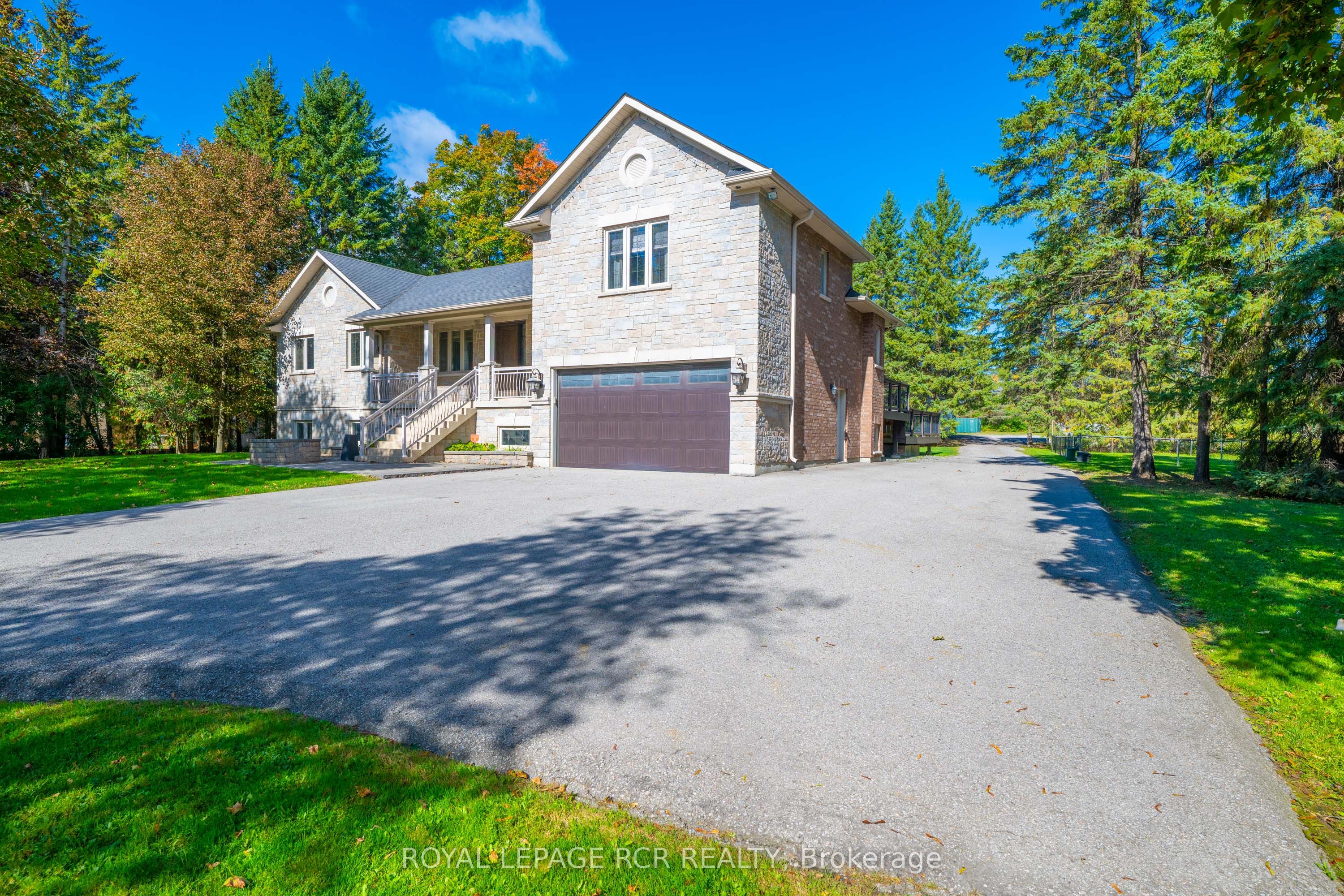 986 15th Side Road, King 2