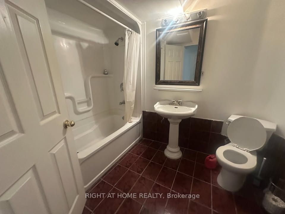 Unit Basement - 821 10th Line, Innisfil 5