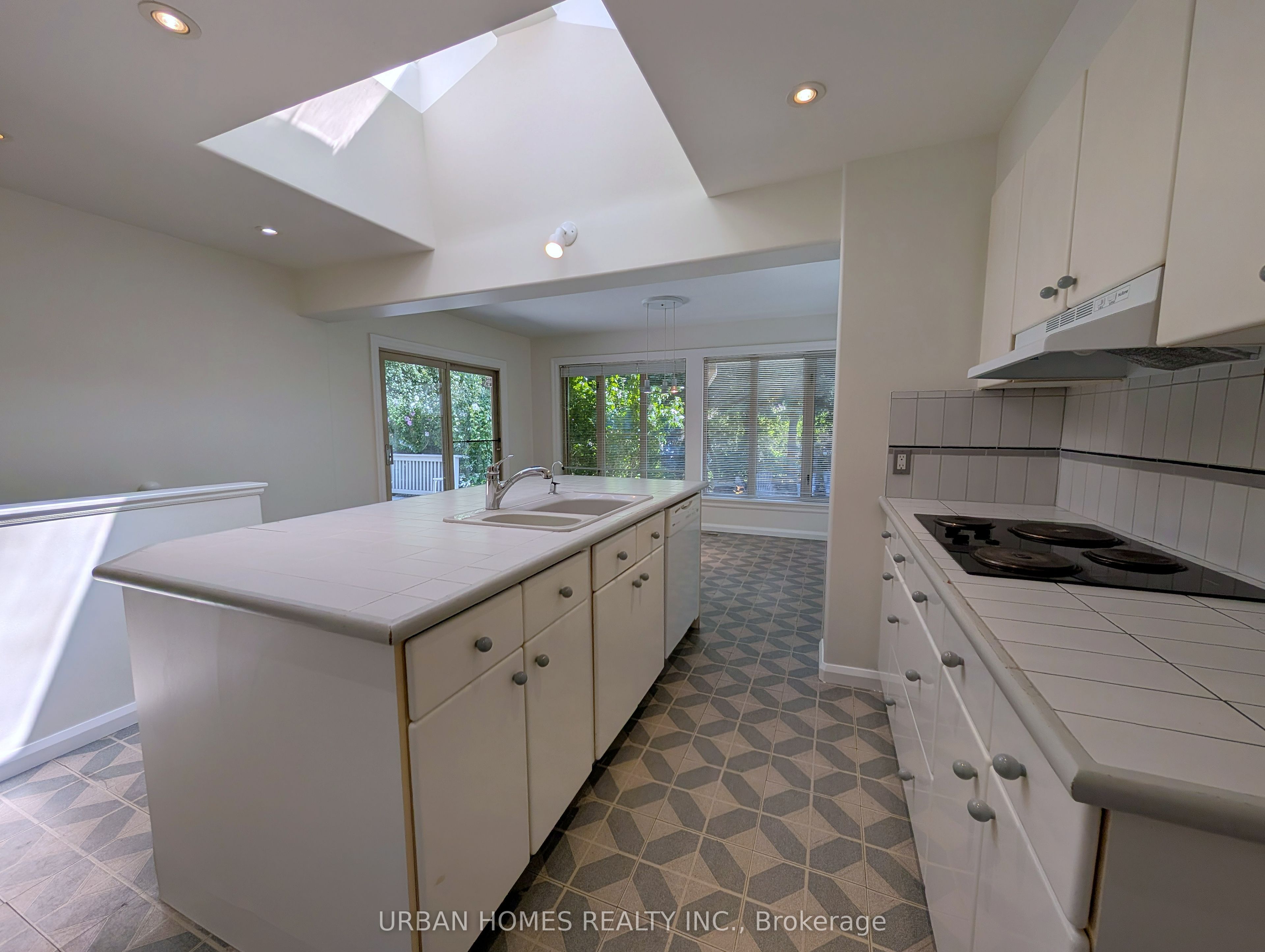 380 Mill Street, Richmond Hill 5