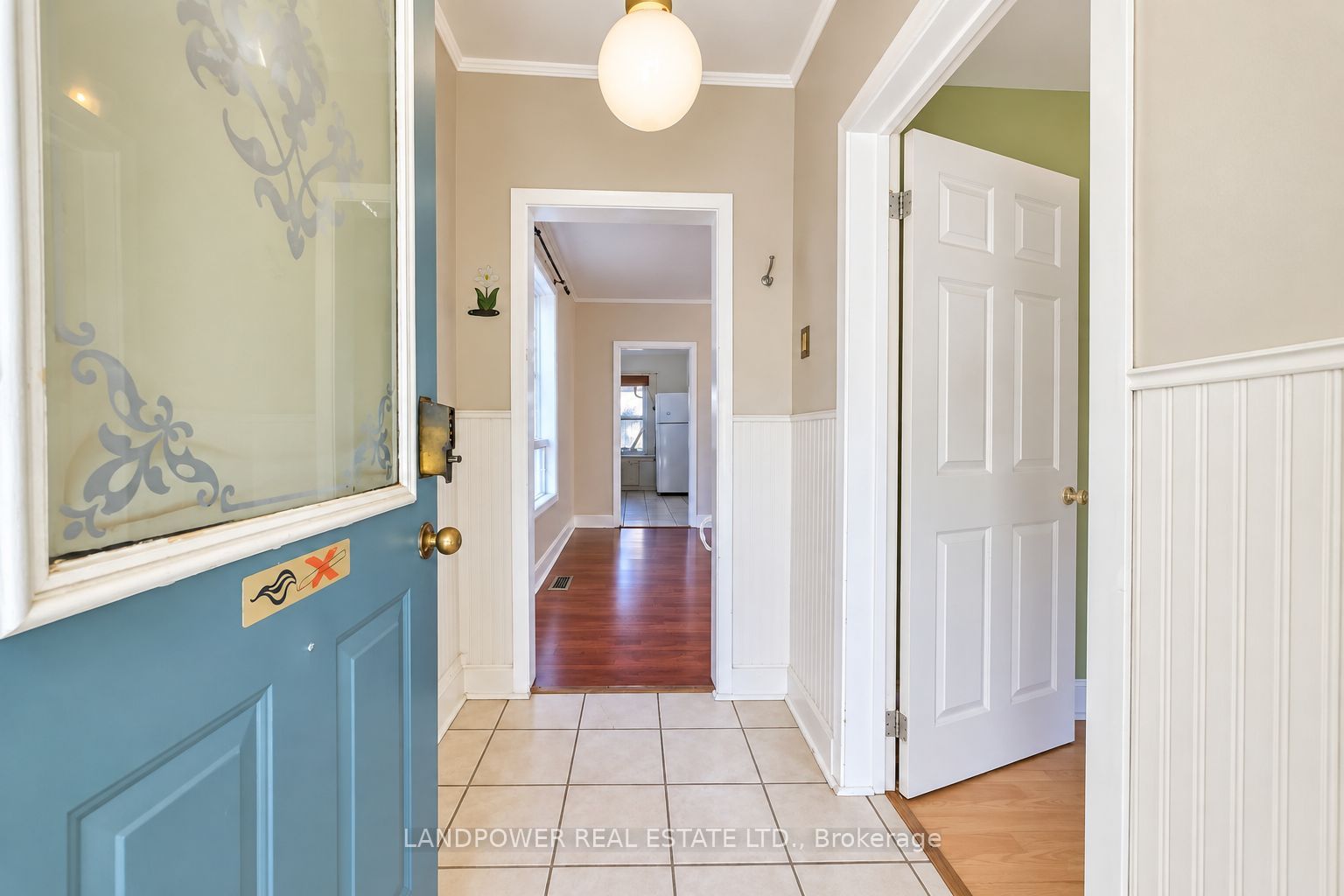 Unit Main Floor - 451 Ontario Street S, Newmarket 2