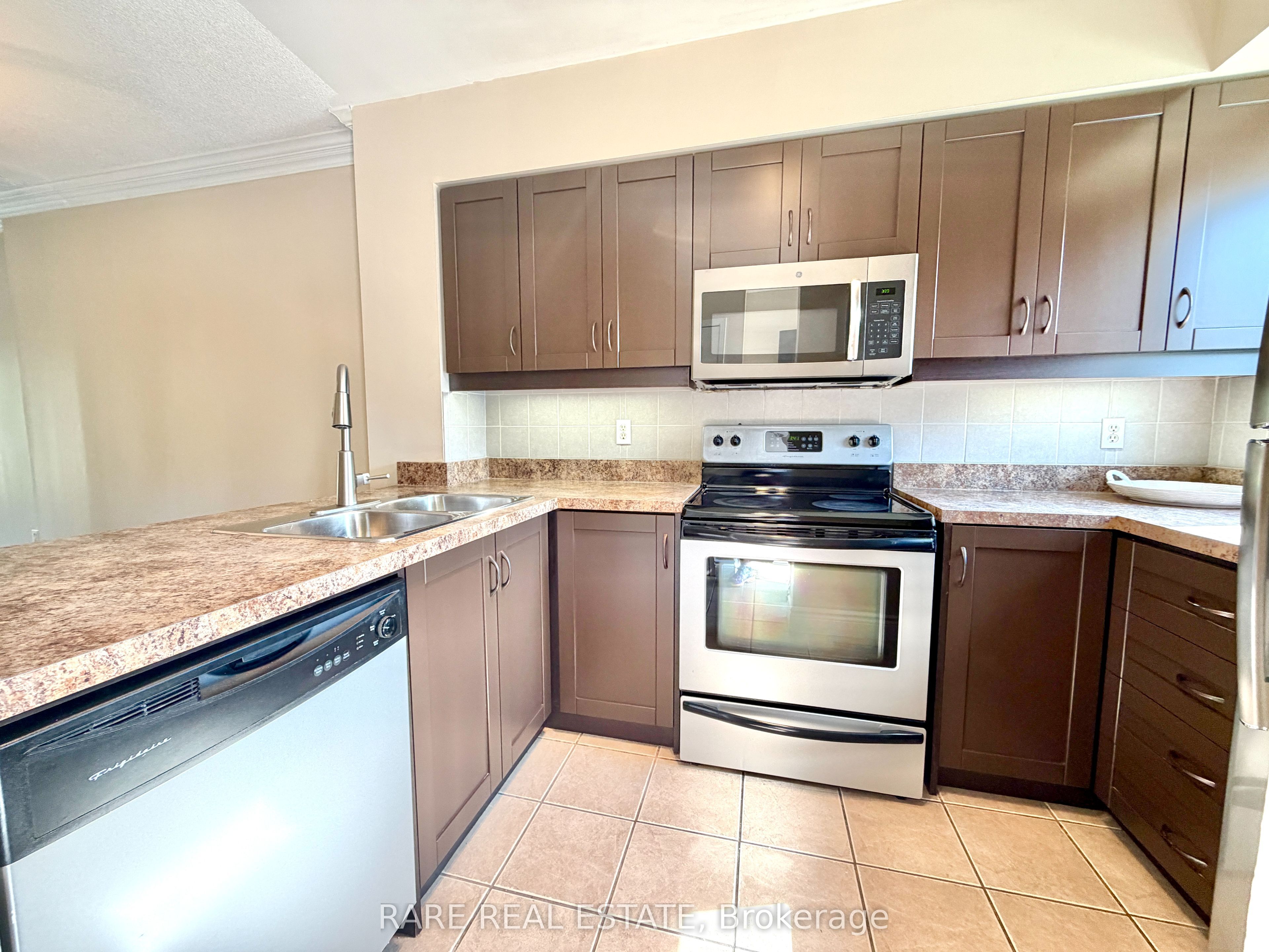Unit 77 - 735 New Westminster Drive, Vaughan 3