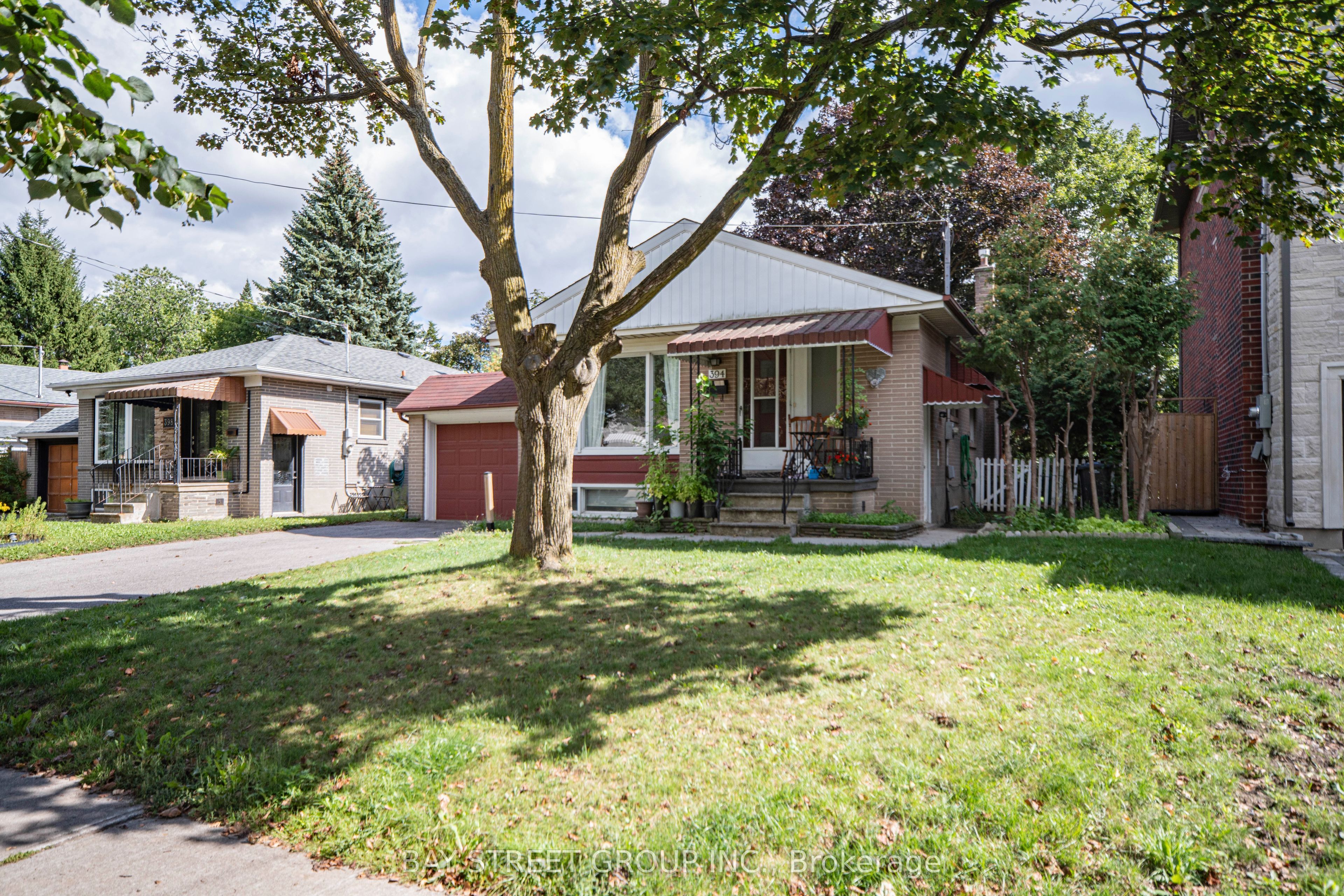 Unit Lower - 394 Centre Street E, Richmond Hill 2