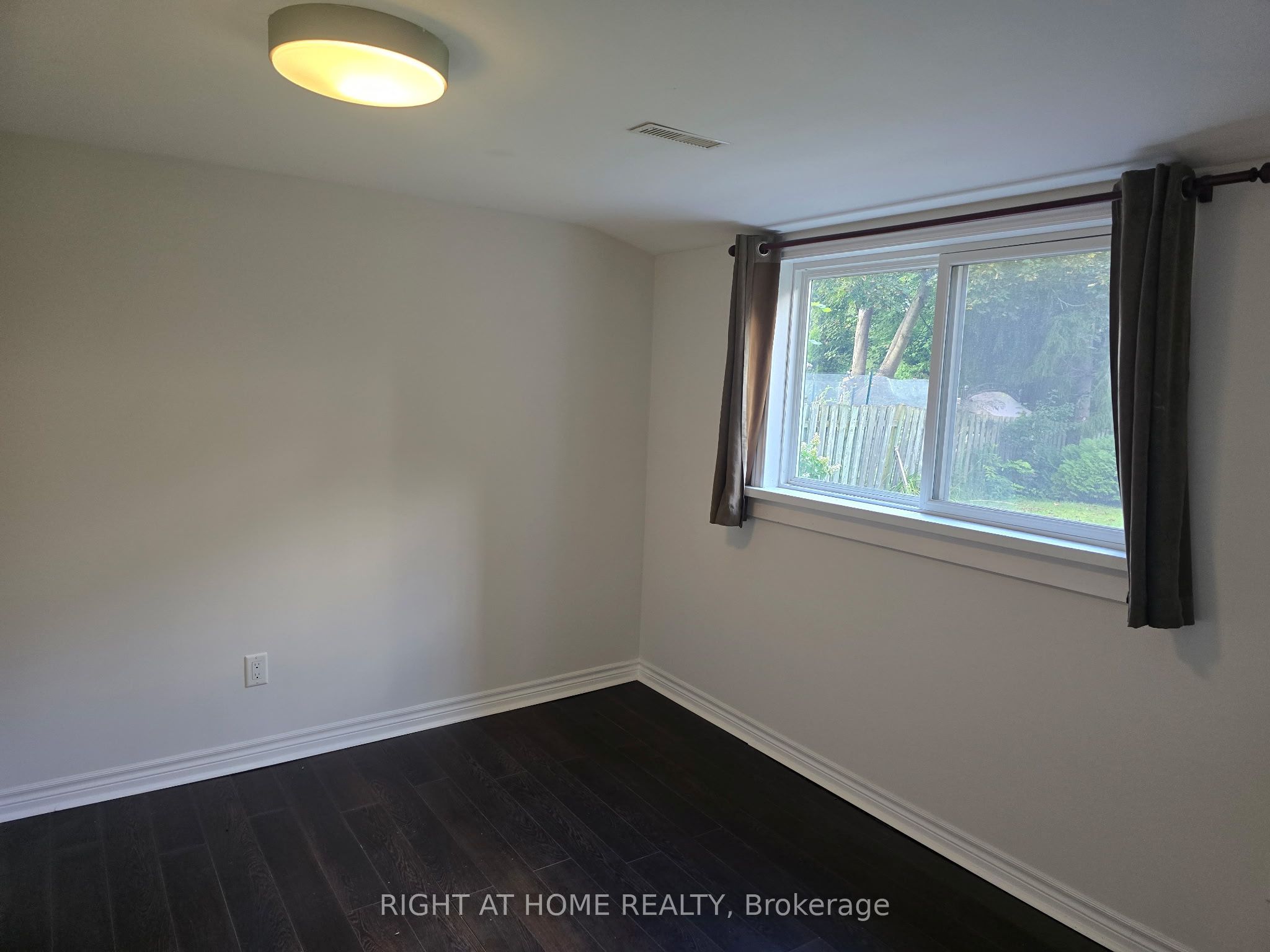 20 Lippincott Court, Richmond Hill 4