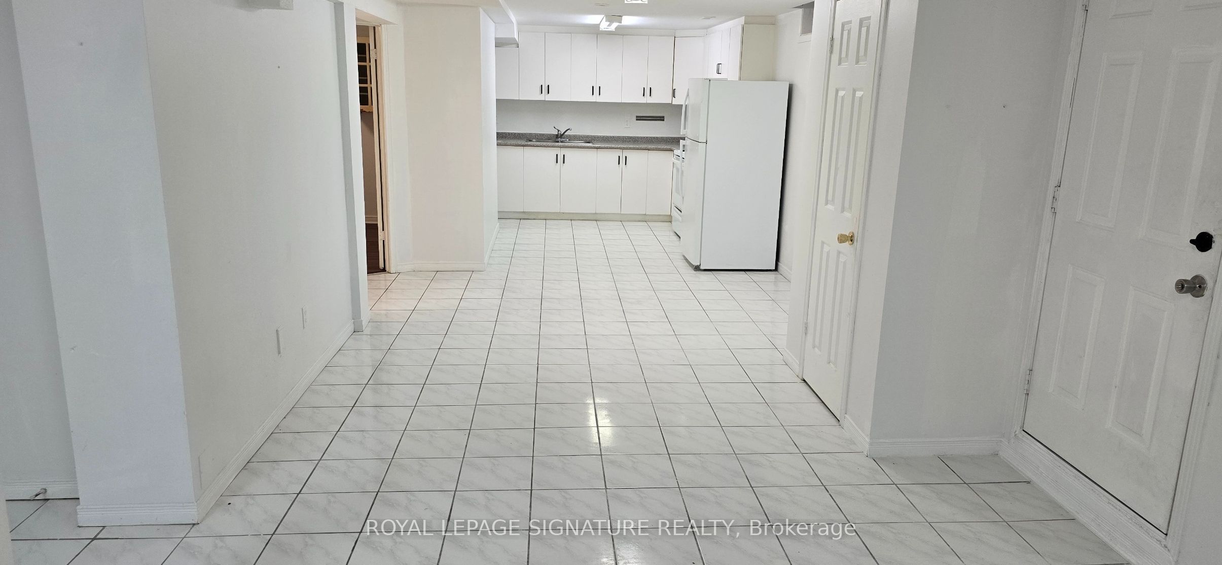 Unit Bsmt - 2 Viewmark Drive, Richmond Hill 3
