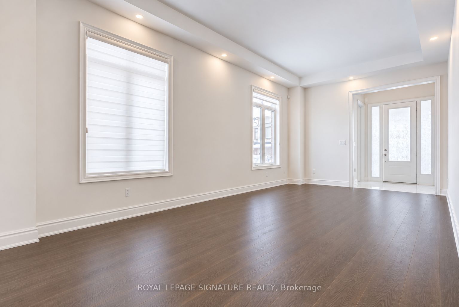71 Maple Fields Circle, Aurora 5