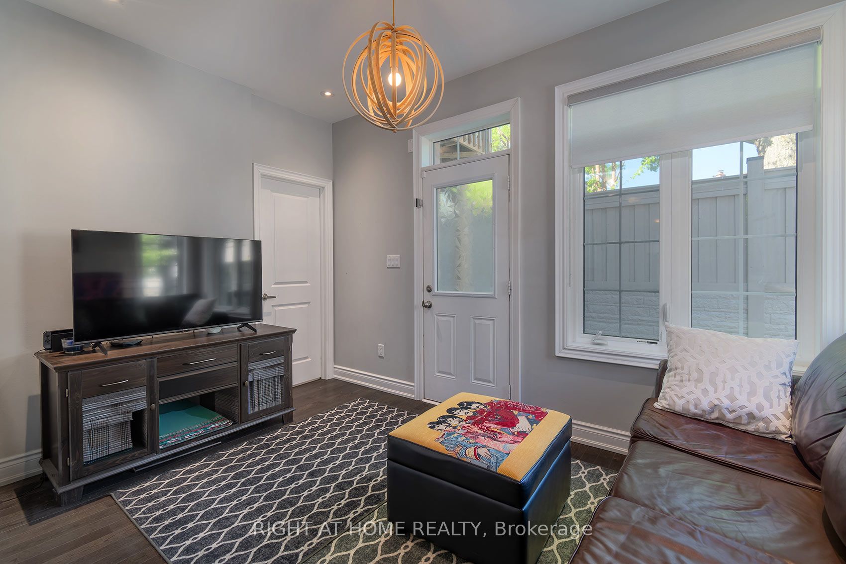 2 Queen Mary Court, Vaughan 4