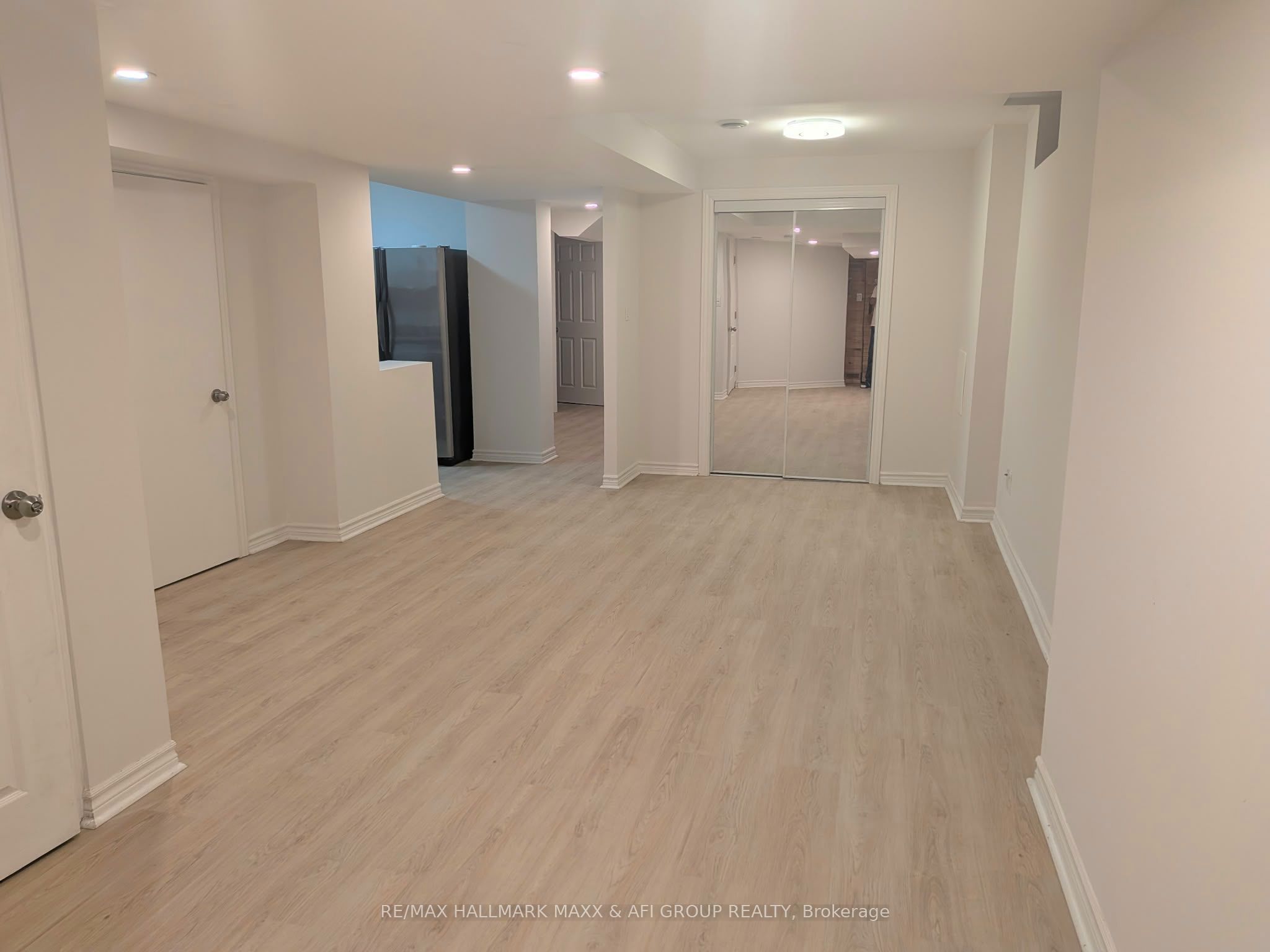 Unit Bsmt - 460 Menczel Crescent, Newmarket 3