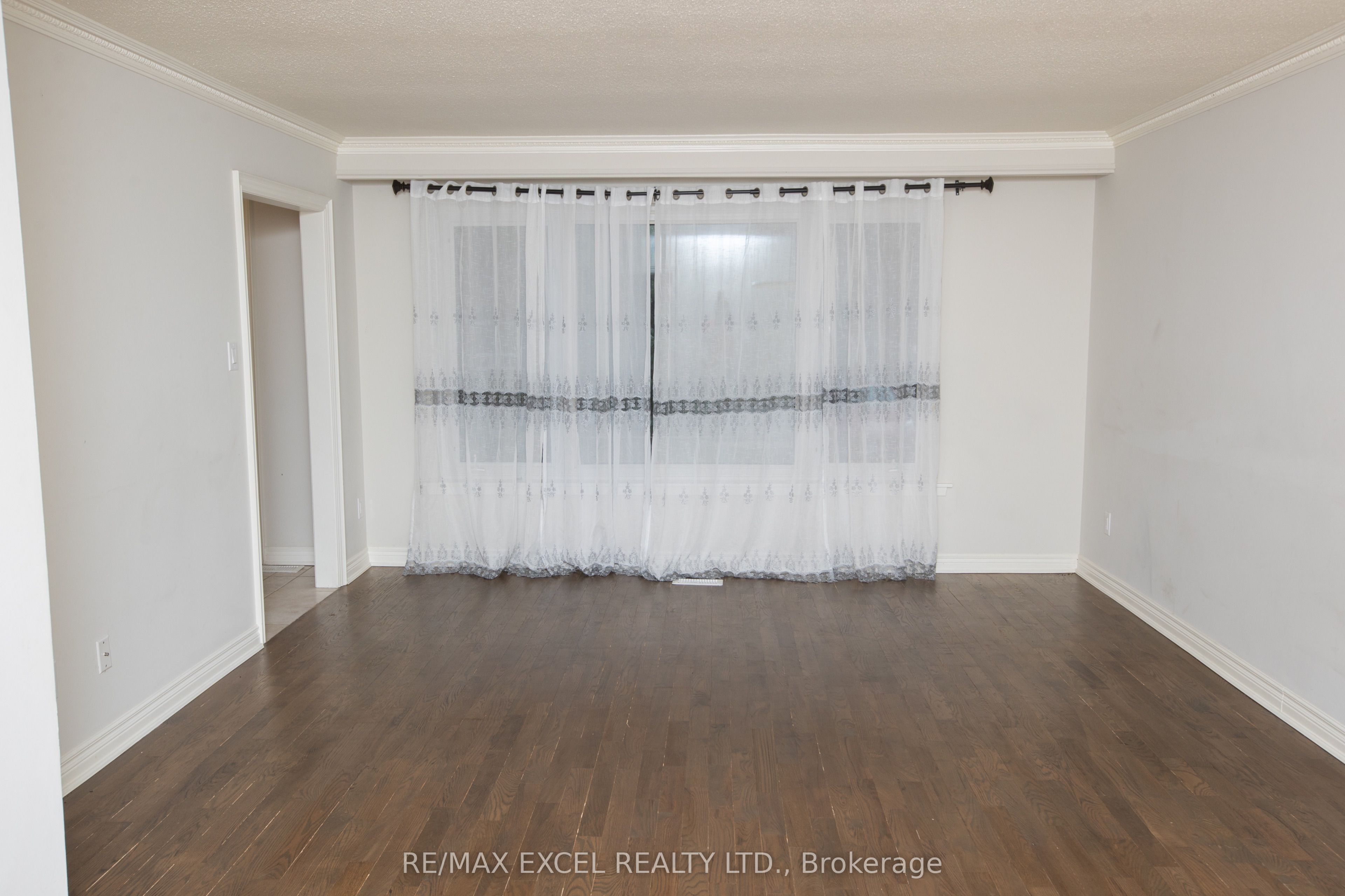 Unit Main Floor - 387 Crosby Avenue, Richmond Hill 5