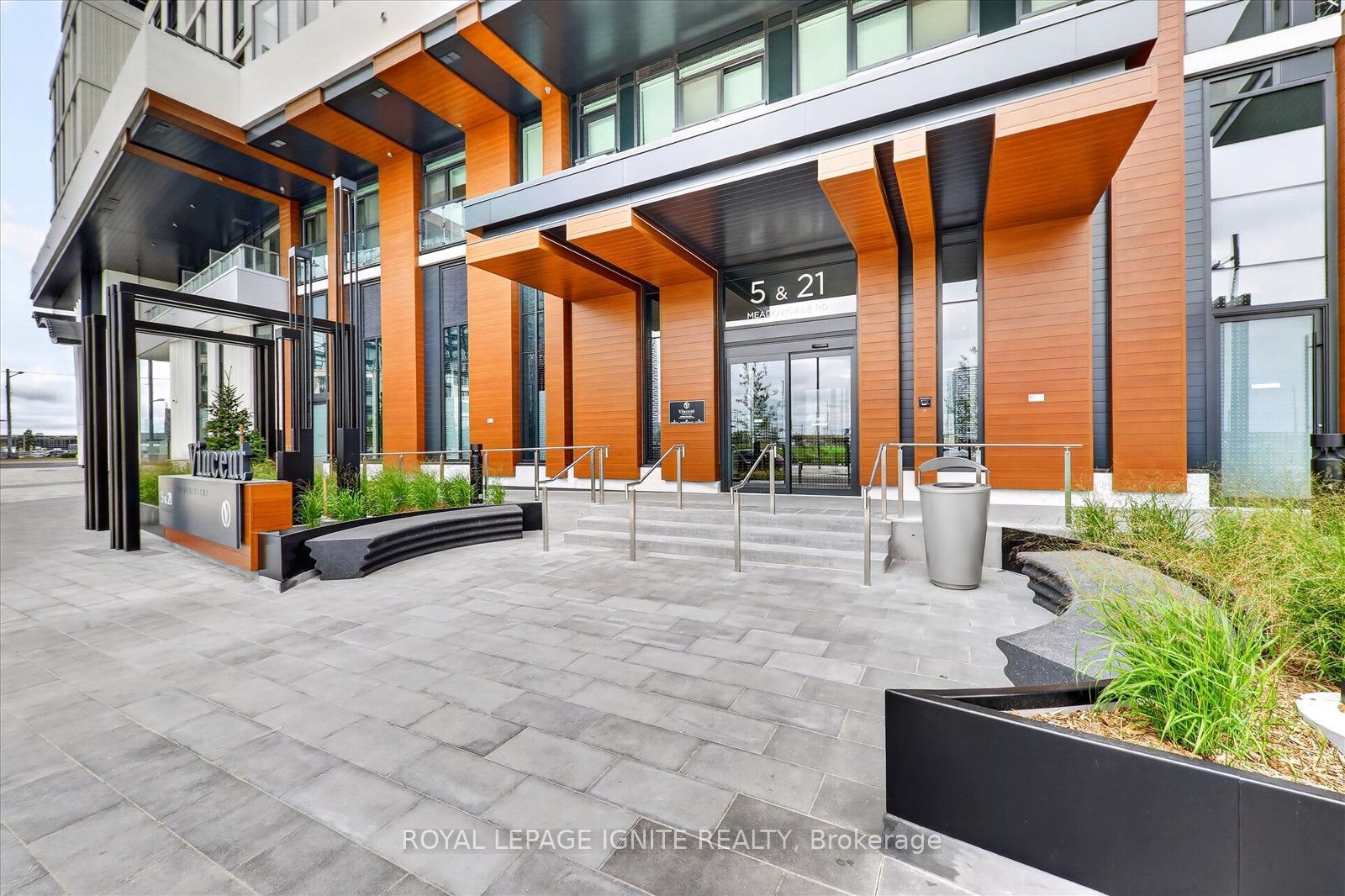 Unit 810A - 5 Meadowdale Road, Vaughan 2