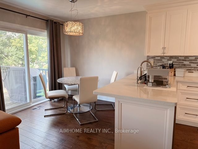 22 Matson Court, Aurora 5