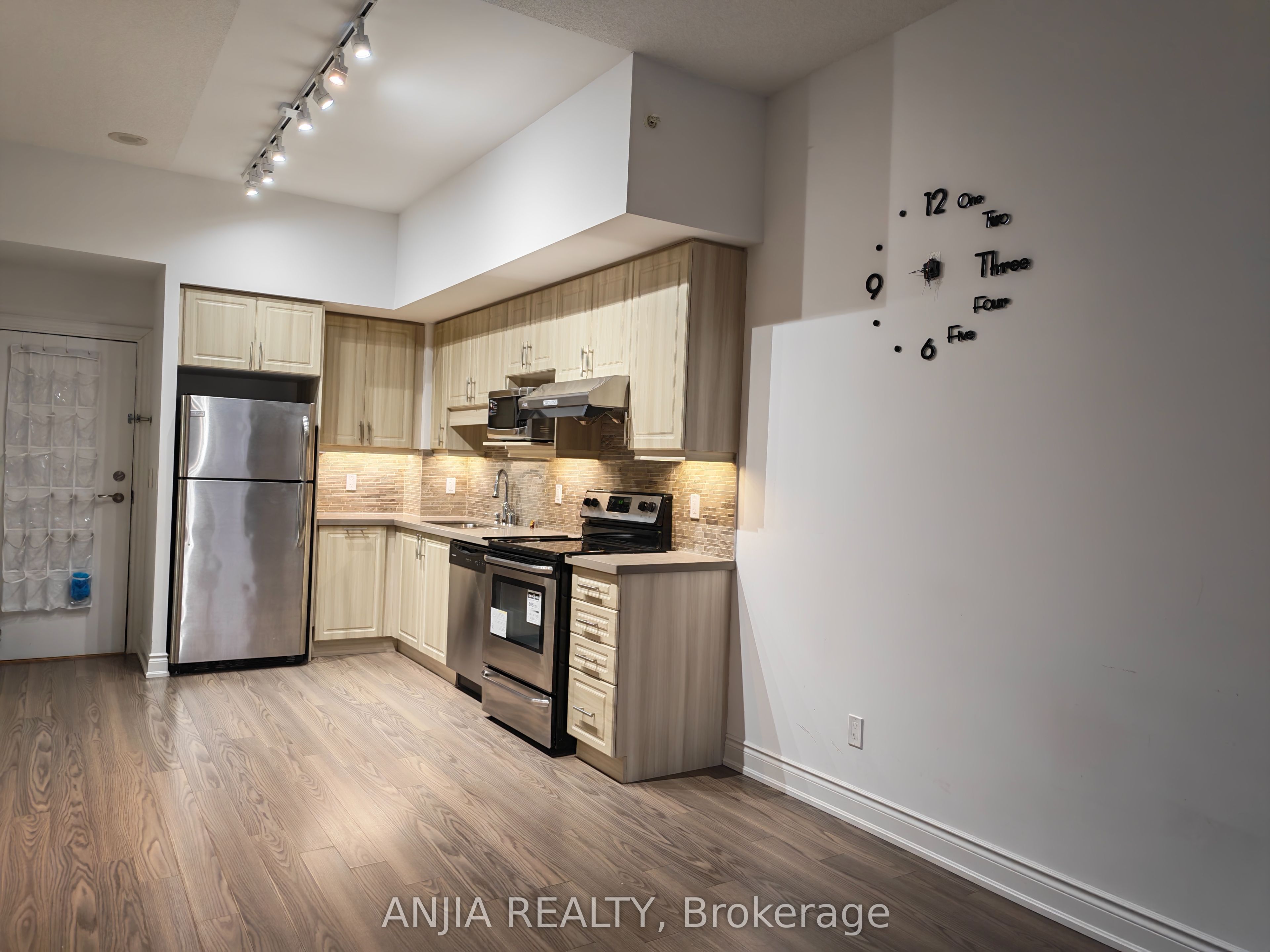 Unit 917 - 89 South Town Centre Boulevard, Markham 4