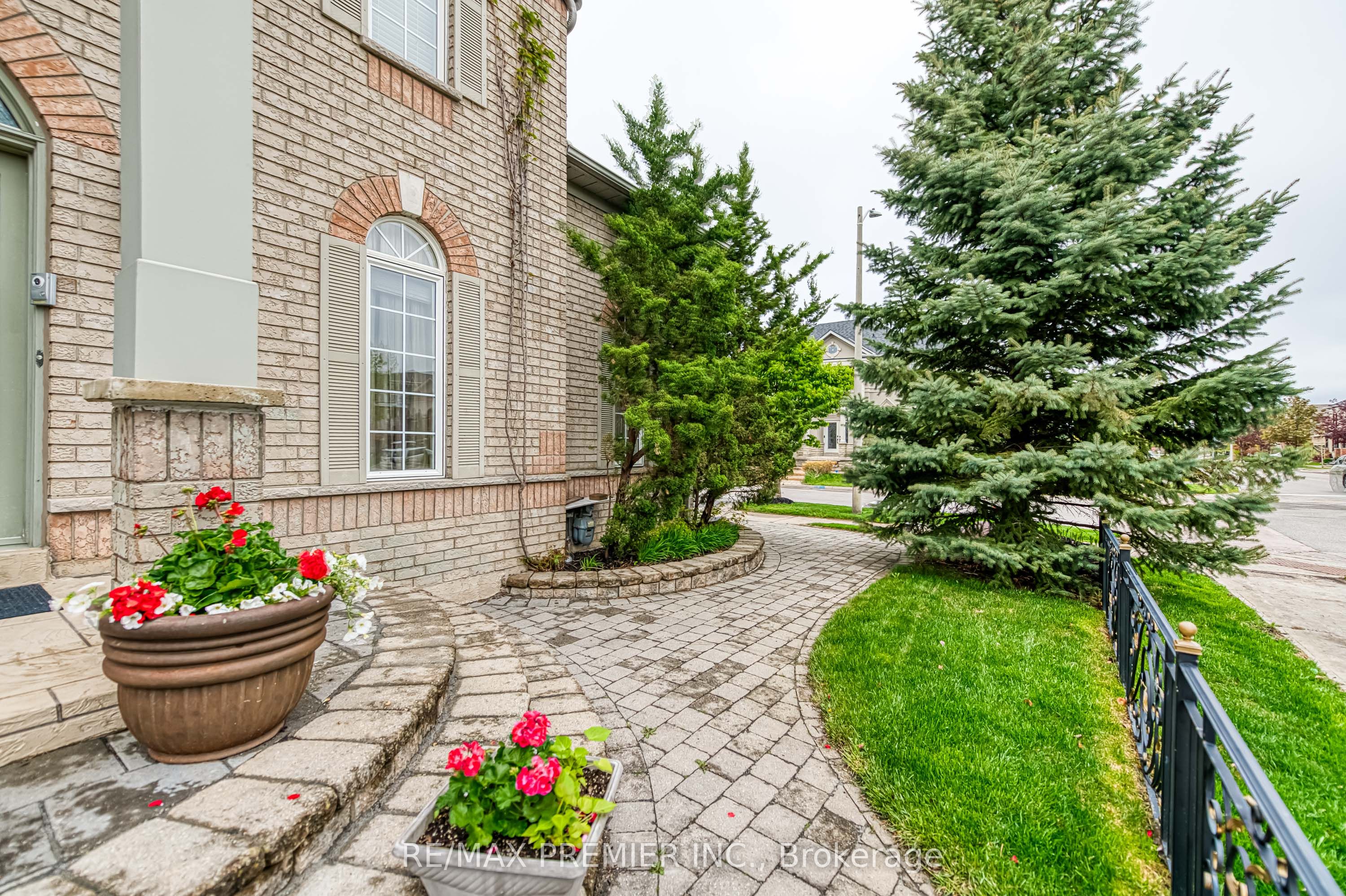 Unit Bsmt - 1 Johnswood Crescent, Vaughan 3