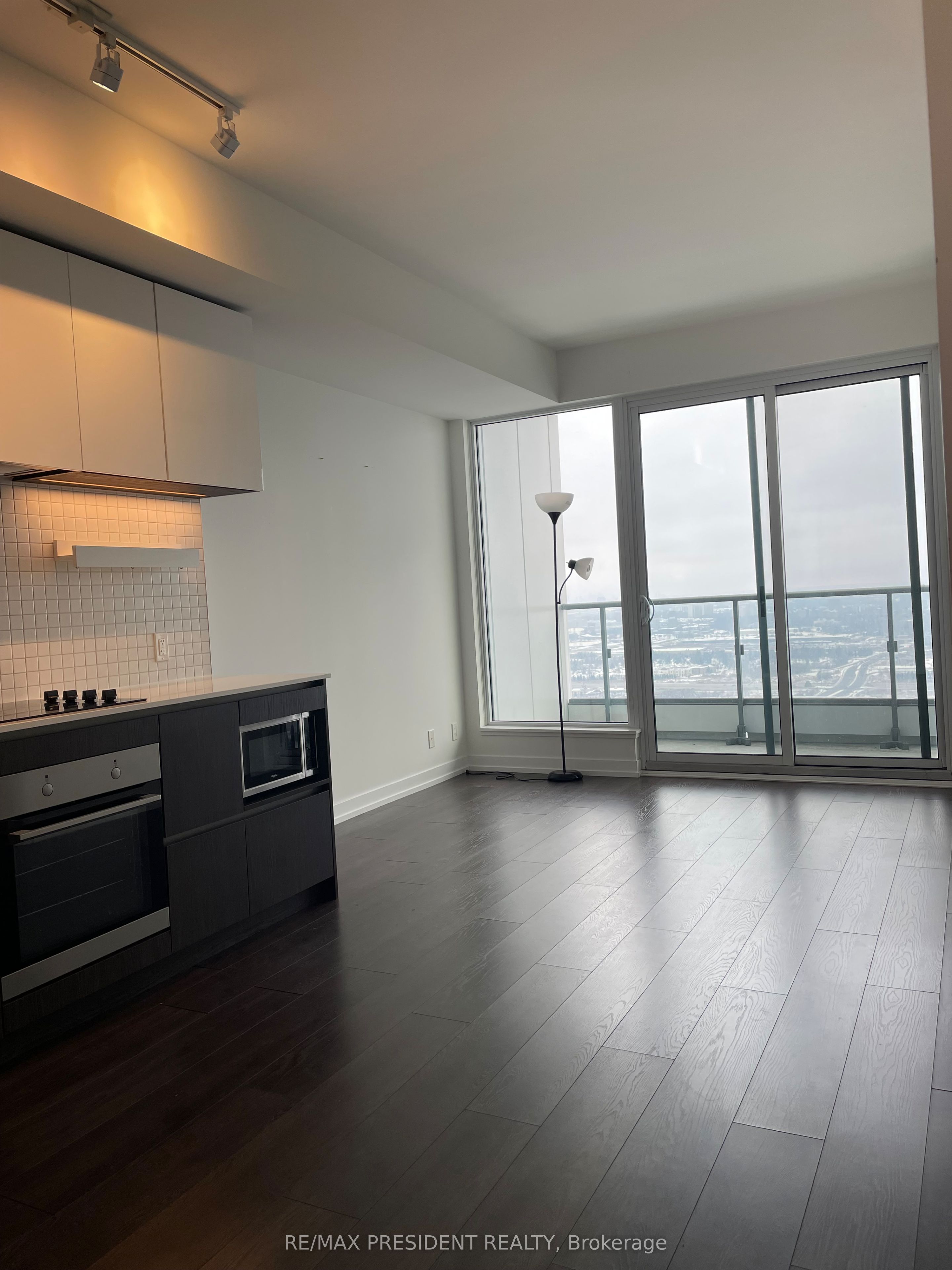 Unit 4707 - 5 BUTTERMILL Avenue, Vaughan 5