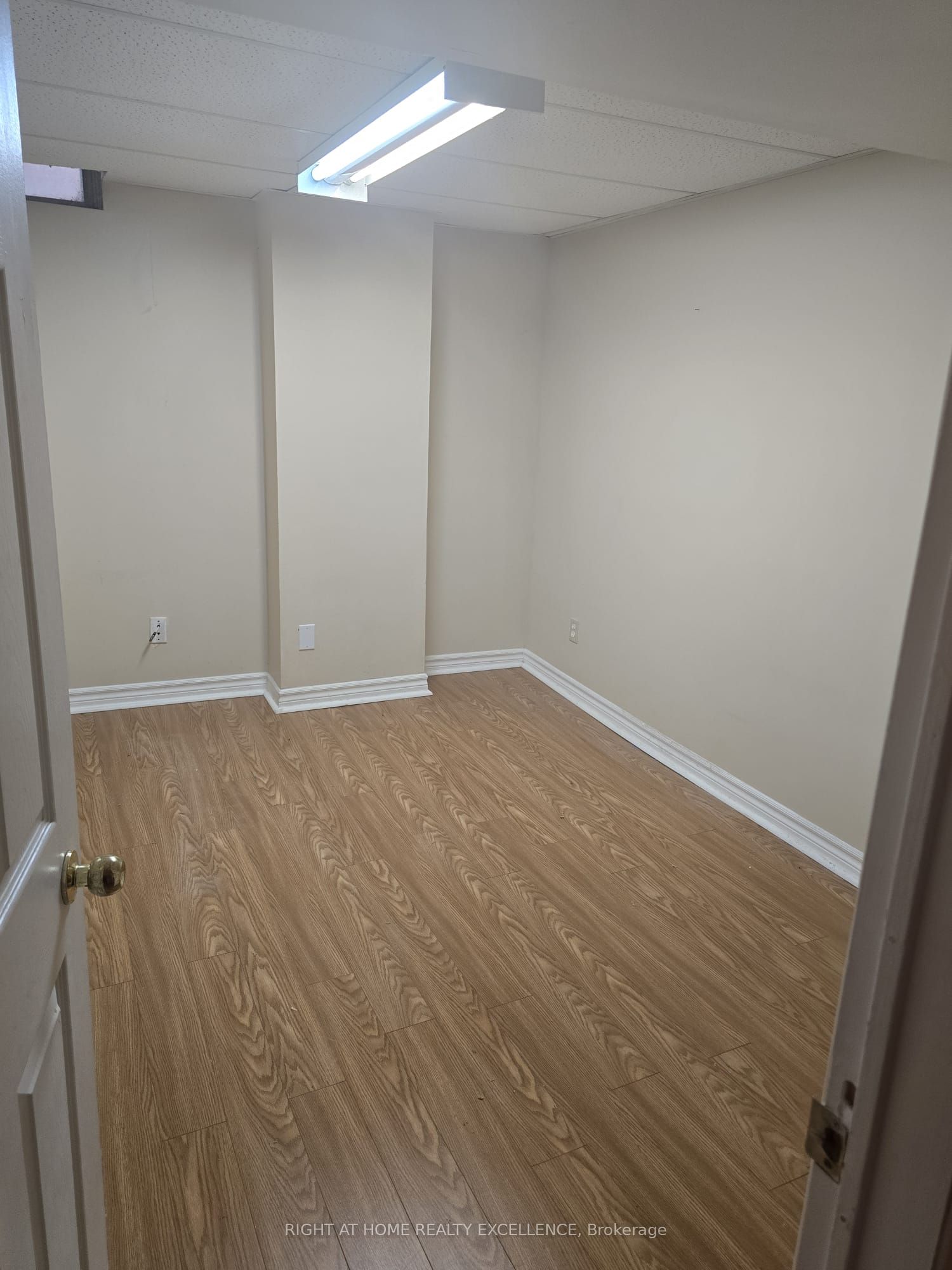 Unit Basement - 11 Charlton Avenue, Vaughan 5