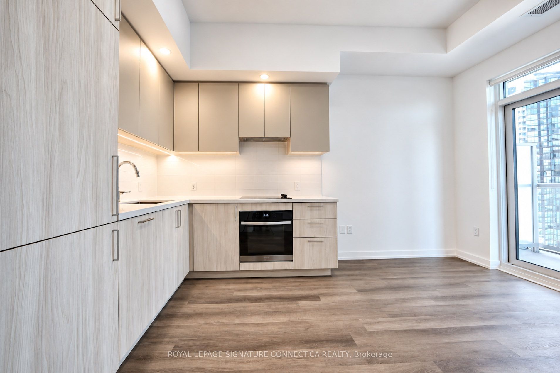 Unit 1906 - 21 Meadowdale Road, Vaughan 4