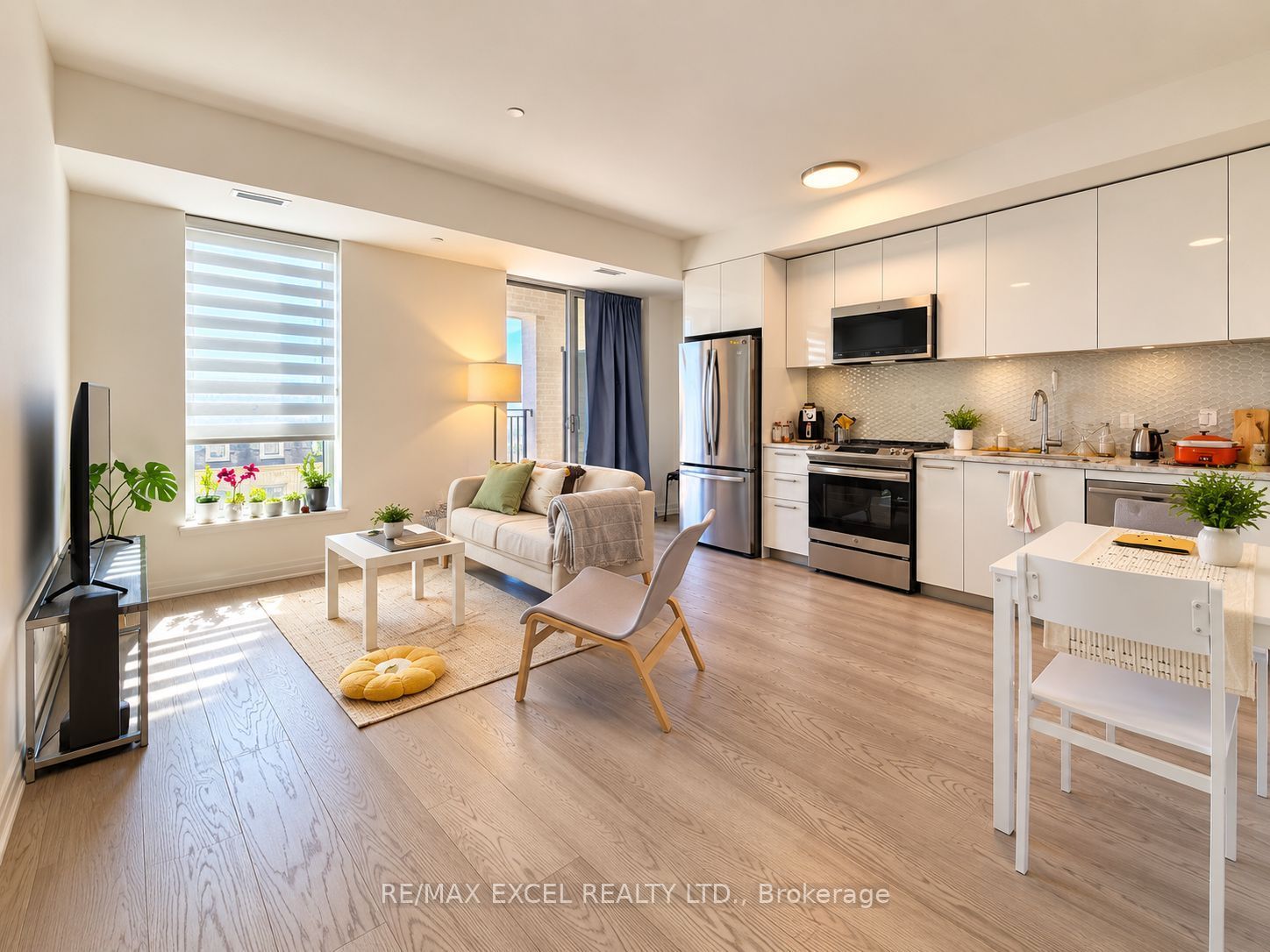 Unit 319 - 101 Cathedral High Street, Markham 4