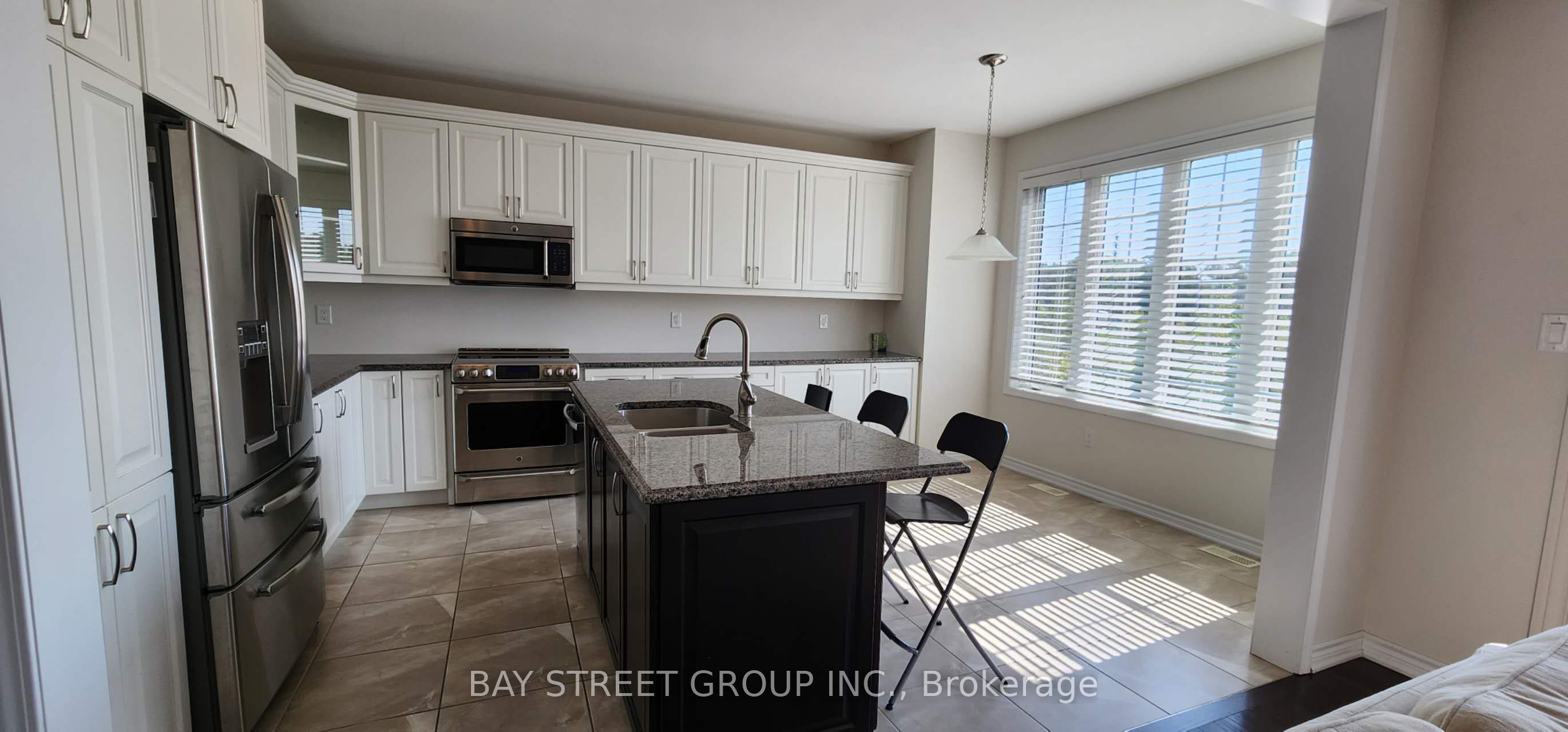 246 Degraaf Crescent, Aurora 3