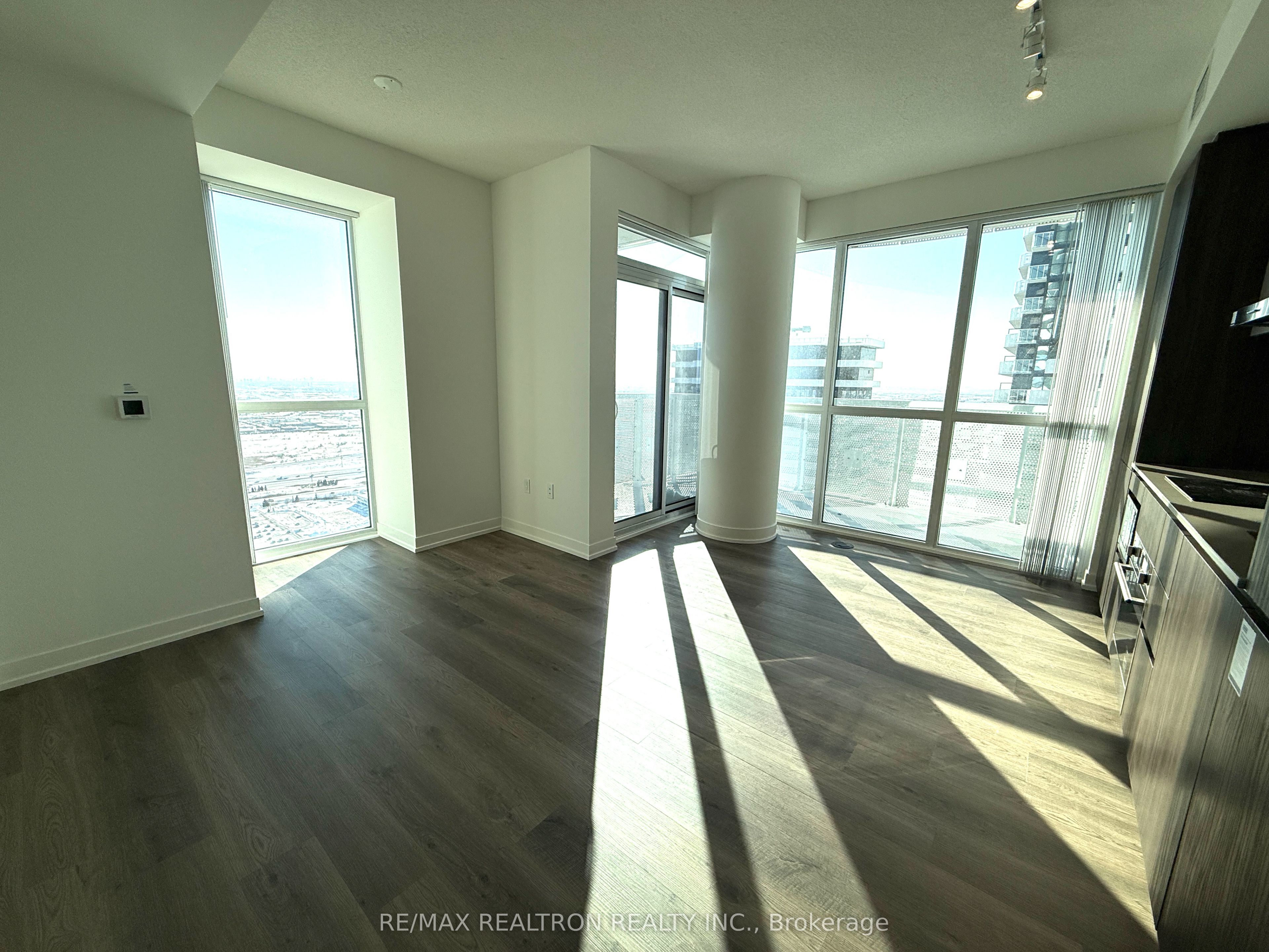 Unit 5212 - 8 Interchange Way, Vaughan 5