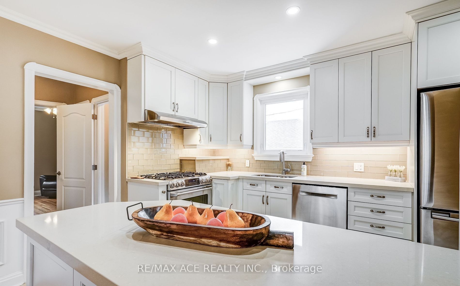 Unit Main - 664 Gorham Street, Newmarket 5
