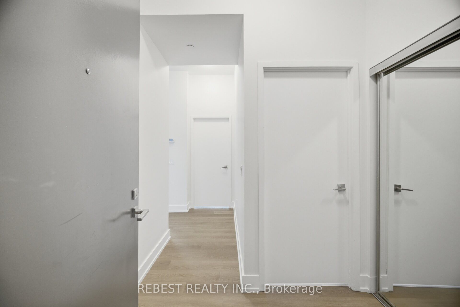 Unit 502 - 2916 Highway 7 Road, Vaughan 4