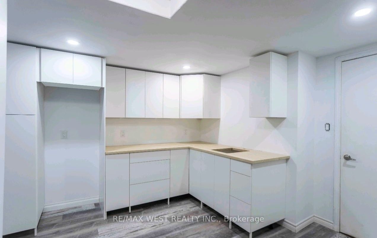 Unit Basement - 2 Kidd Crescent, New Tecumseth 5